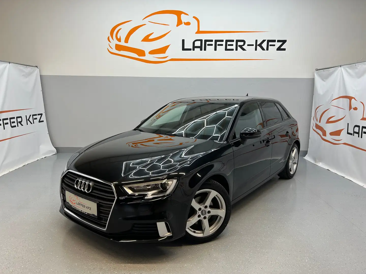 Audi A3 SB sport 1,6 TDI KLIMAAUTO APP SITZHZG PDC Schwarz - 1