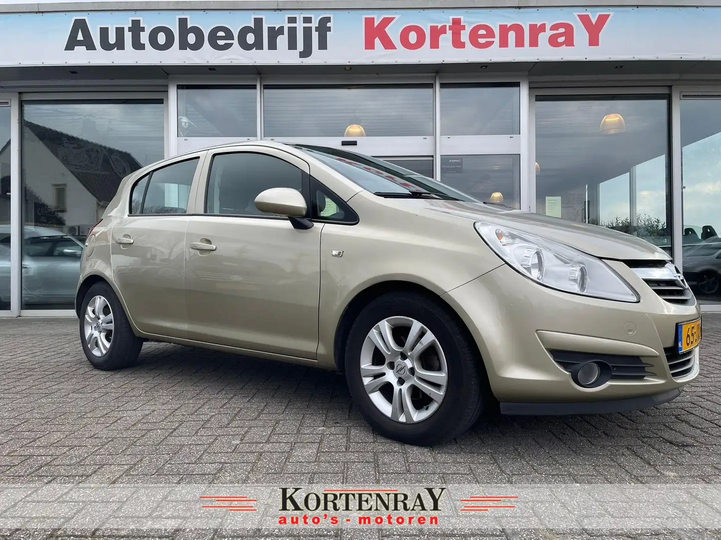 Opel Corsa 1.4-16V Enjoy airco/nieuwstaat/5 deurs/zie foto"s Beige - 1