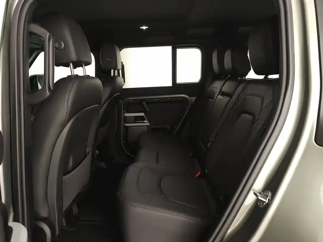 Land Rover Defender view 10