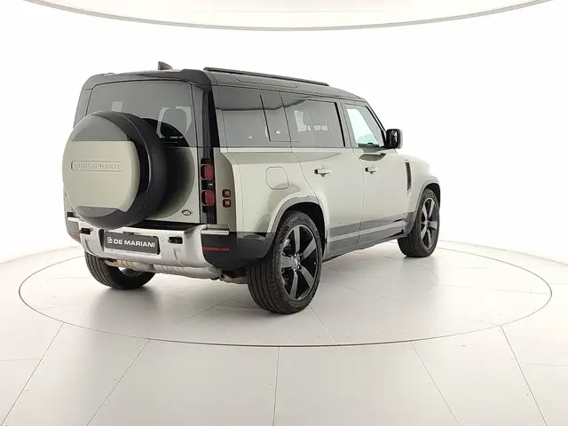 Land Rover Defender view 5