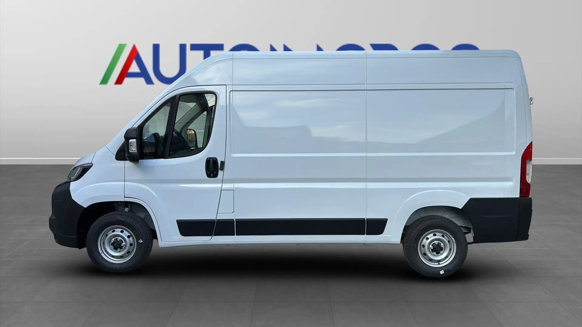 Peugeot Boxer 335 L2H2 2.2 bluehdi 140cv S&S Bianco - 2