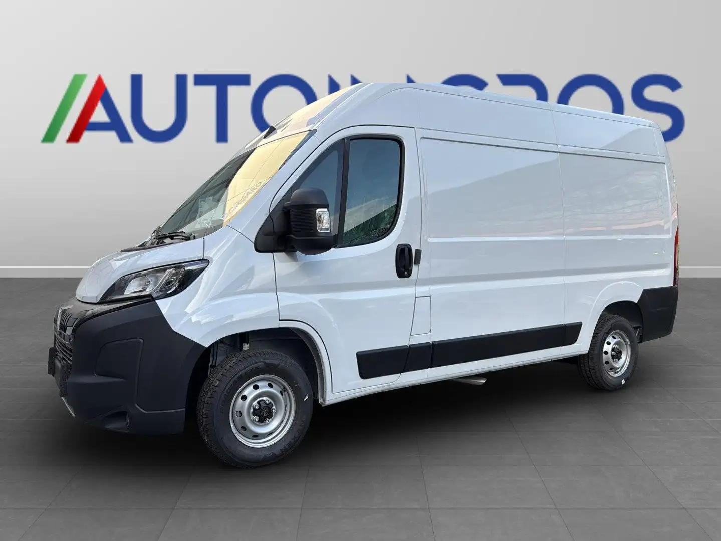 Peugeot Boxer 335 L2H2 2.2 bluehdi 140cv S&S Bianco - 1
