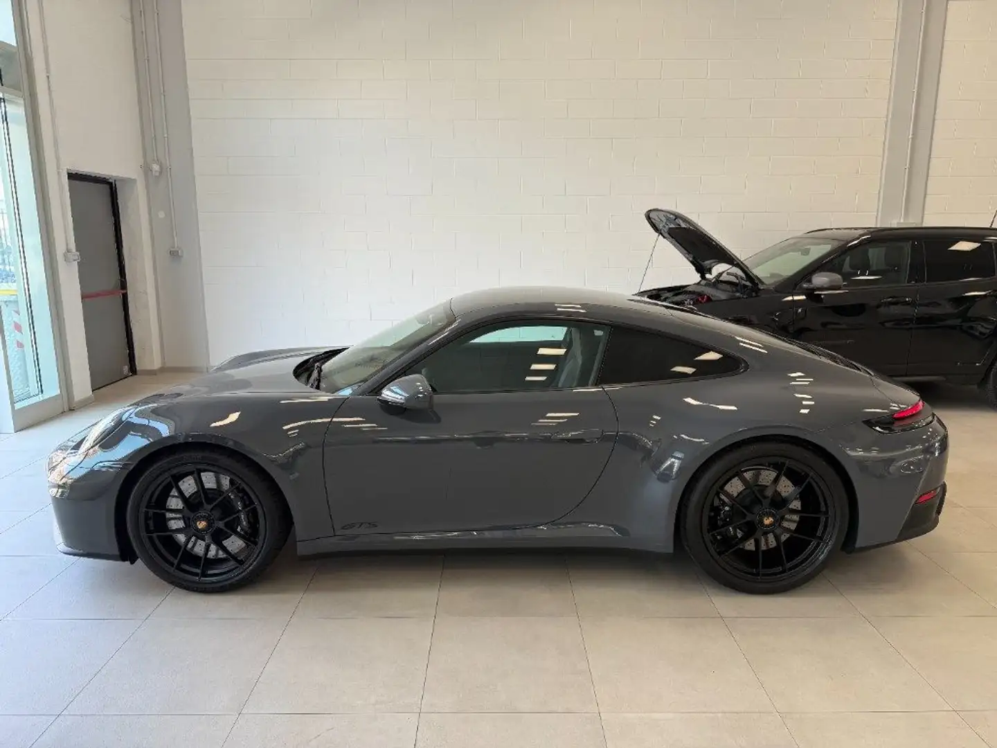 Porsche 992 Carrera GTS Grau - 2