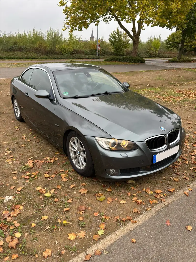 BMW 320 320i Cabrio Aut. Grün - 2
