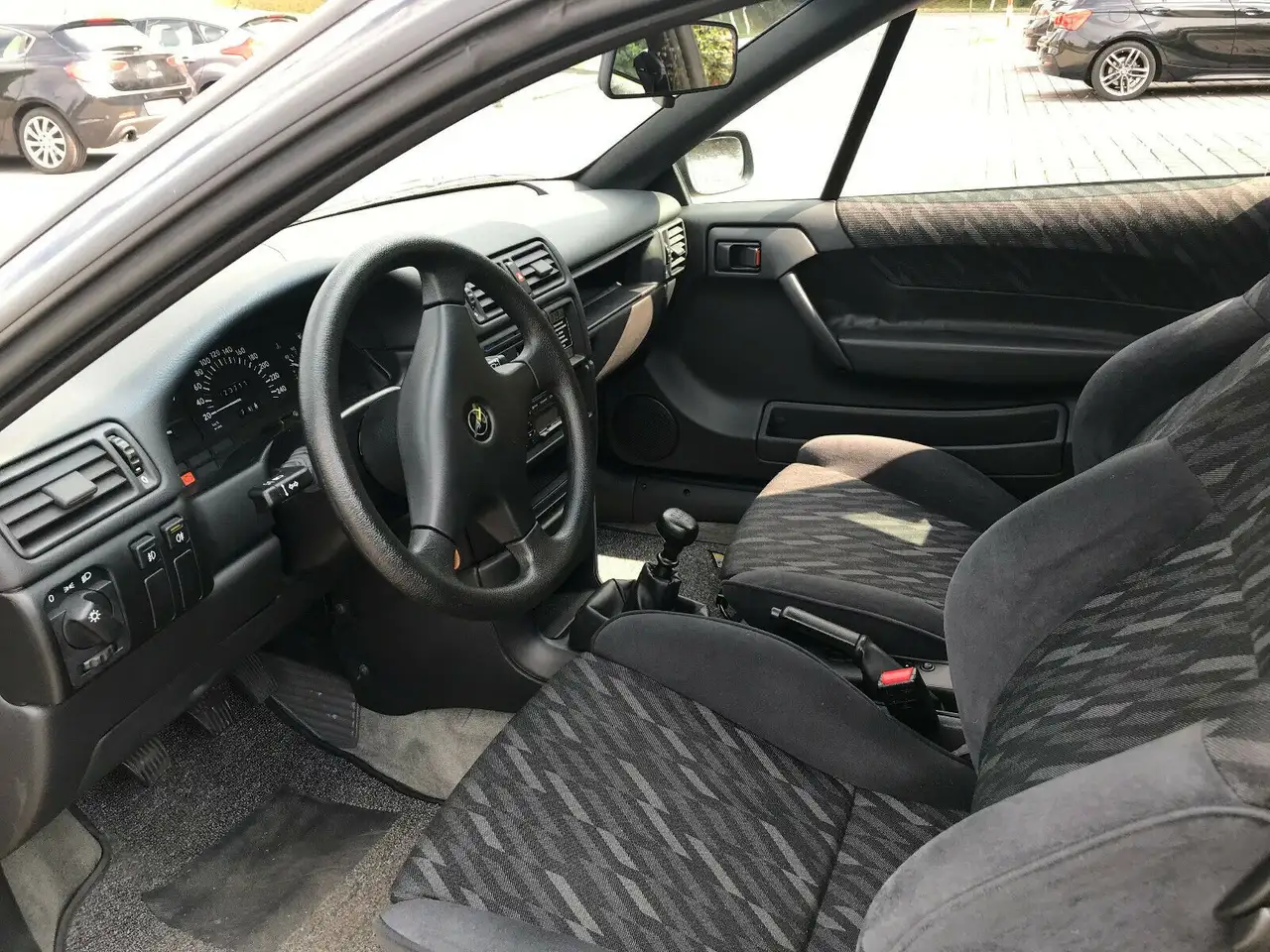 Opel Calibra 2.0i Orig.20.700KM /Elektr.Schiebd.Servo, foto 10