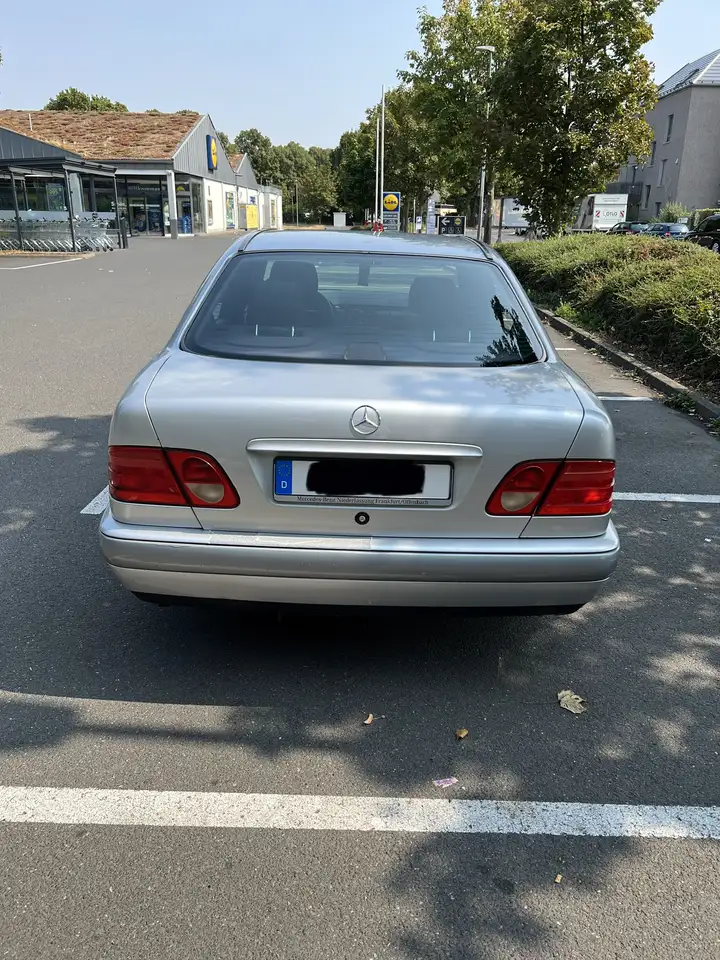 Mercedes-Benz E 230 Classic, foto 5