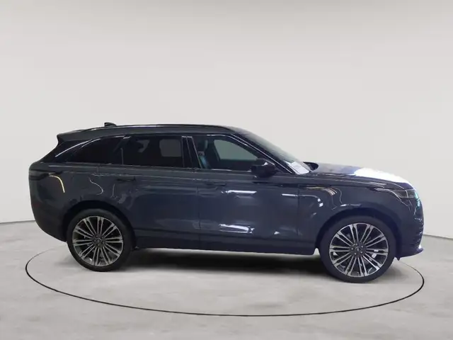 Land Rover Range Rover Velar view 3