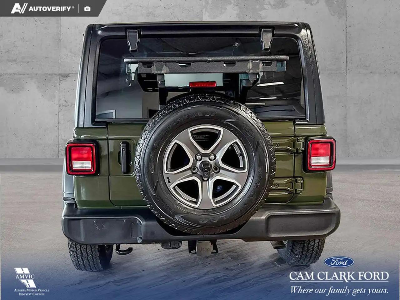 Jeep Wrangler photo Jeep Wrangler
