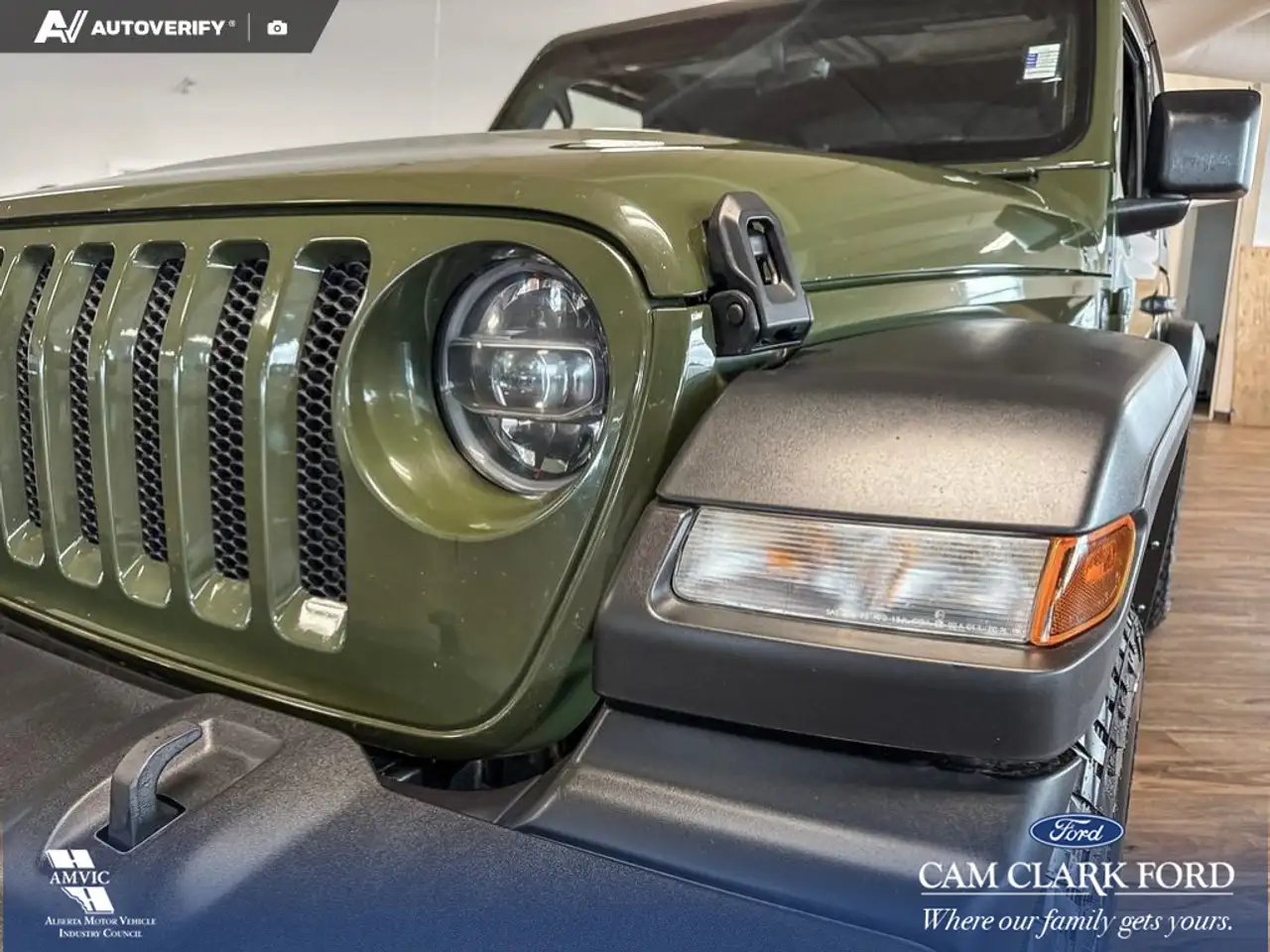 Jeep Wrangler photo Jeep Wrangler