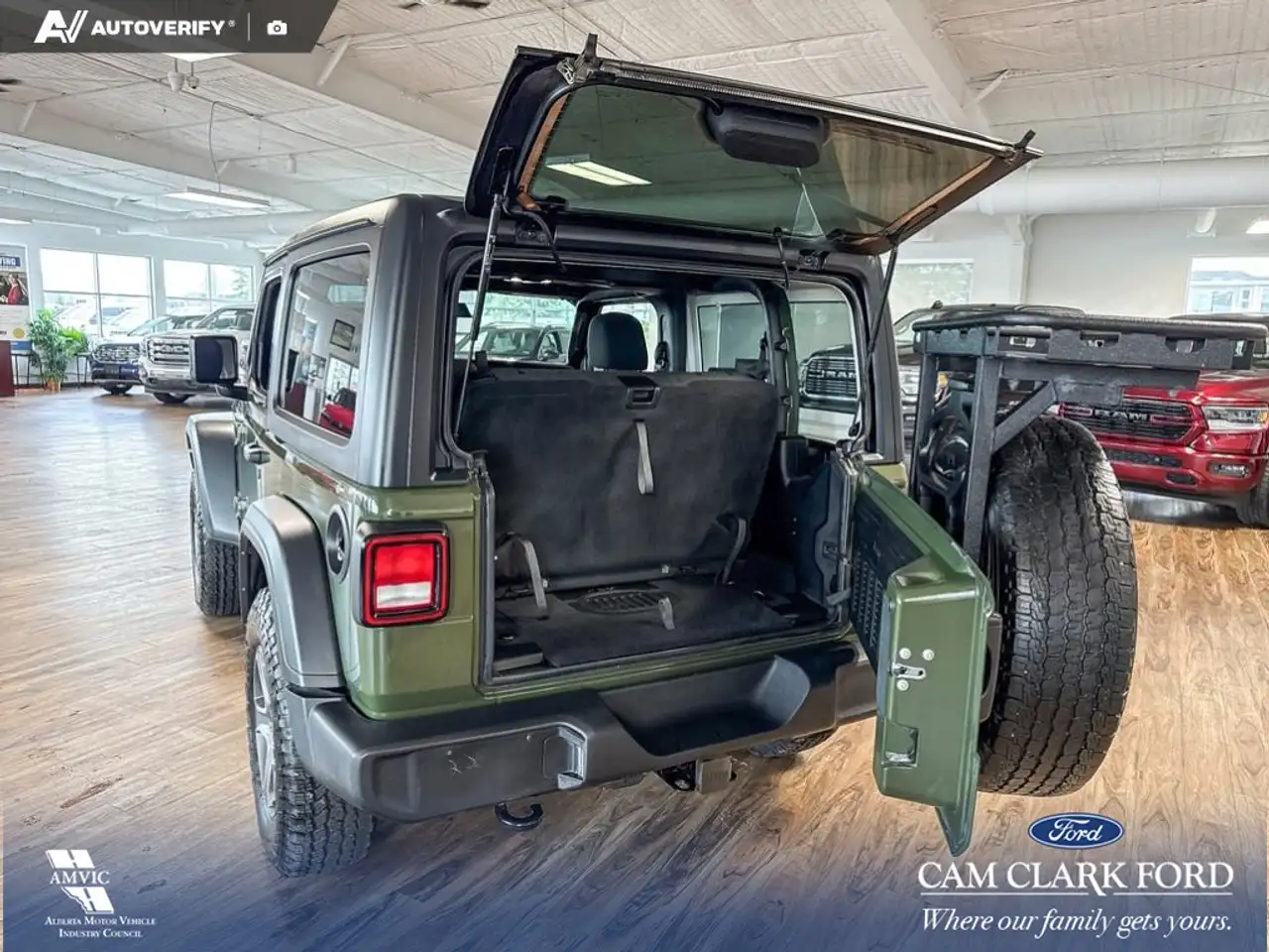 Jeep Wrangler photo Jeep Wrangler