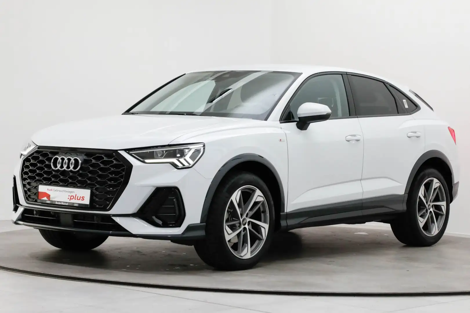 Audi Q3 35 TFSI S tronic S line AHK Navi Weiß - 2