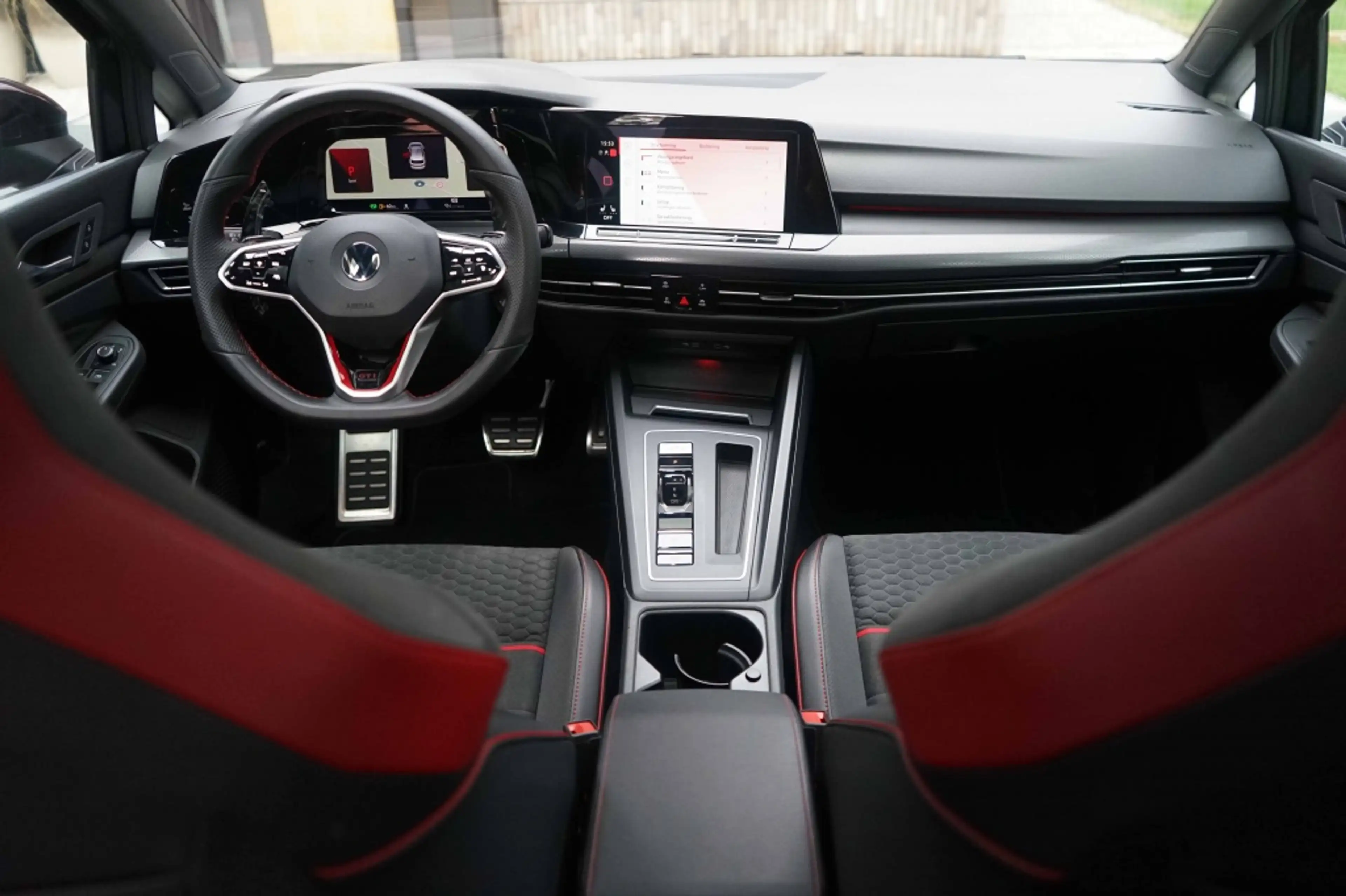 Volkswagen Golf GTI 8 Clubsport DSG Pano/HUD/IQ/H&R/300PK — photo 11