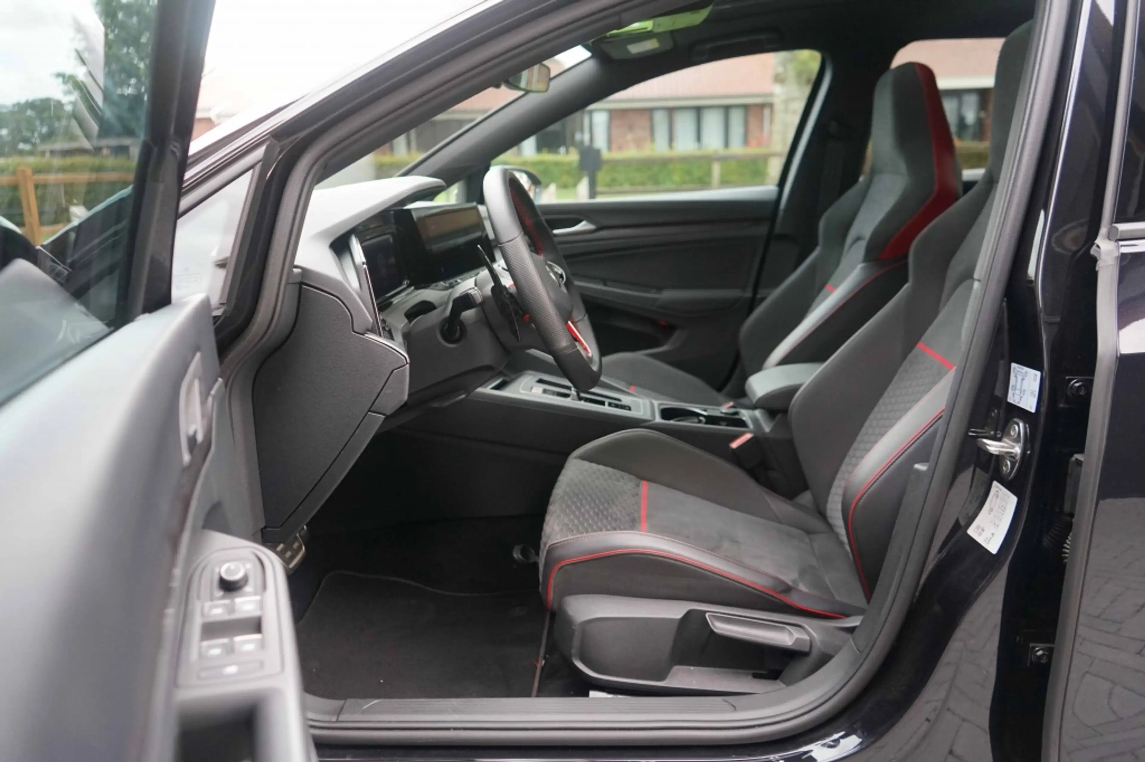 Volkswagen Golf GTI 8 Clubsport DSG Pano/HUD/IQ/H&R/300PK — photo 10