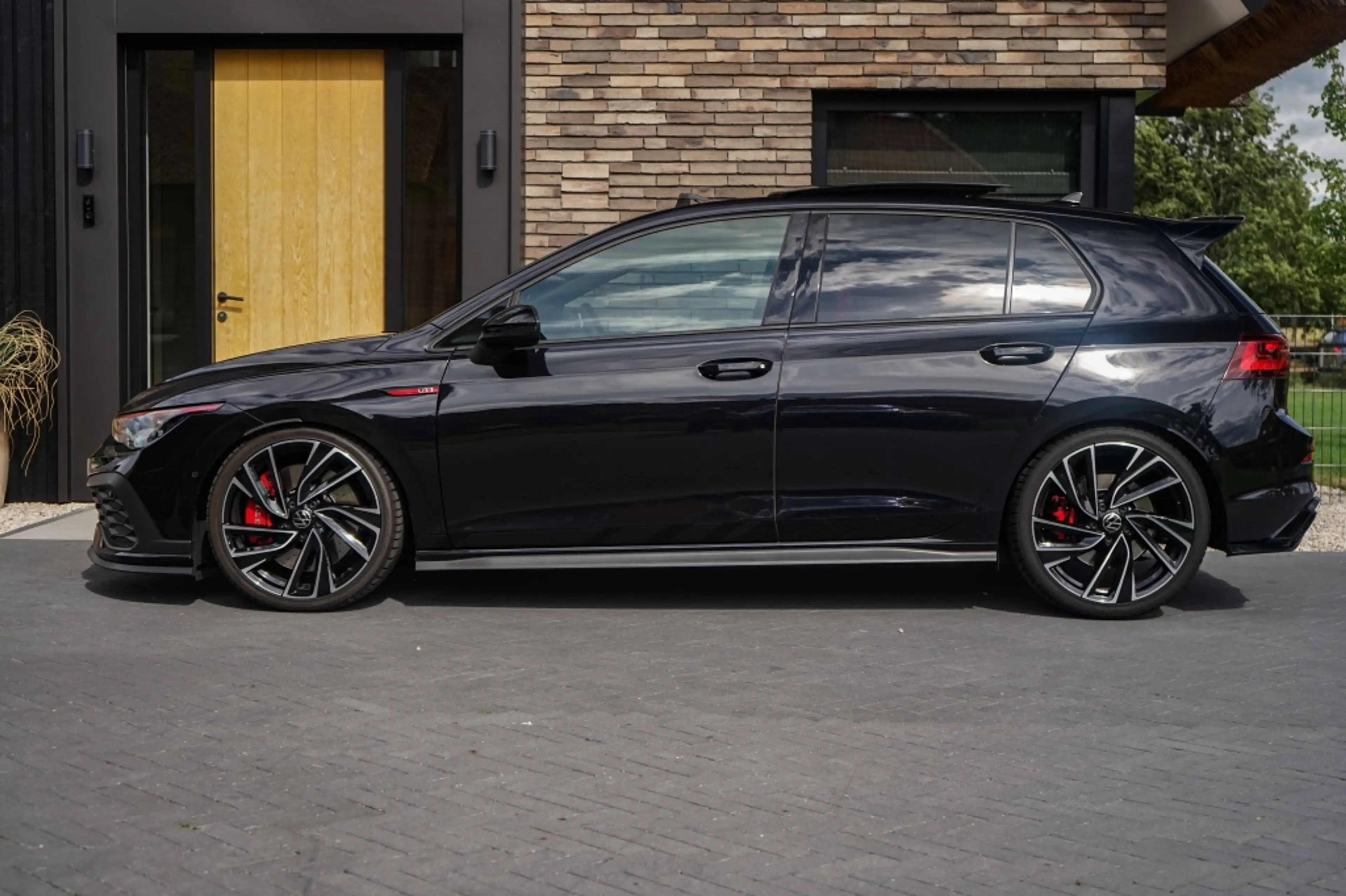 Volkswagen Golf GTI 8 Clubsport DSG Pano/HUD/IQ/H&R/300PK — photo 6