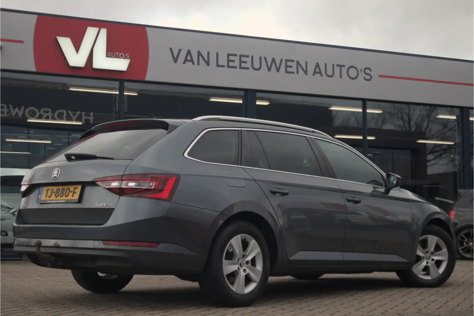 Skoda Superb Combi 2.0 TDI Ambition | Apple Carplay | Navi | St Grijs - 2