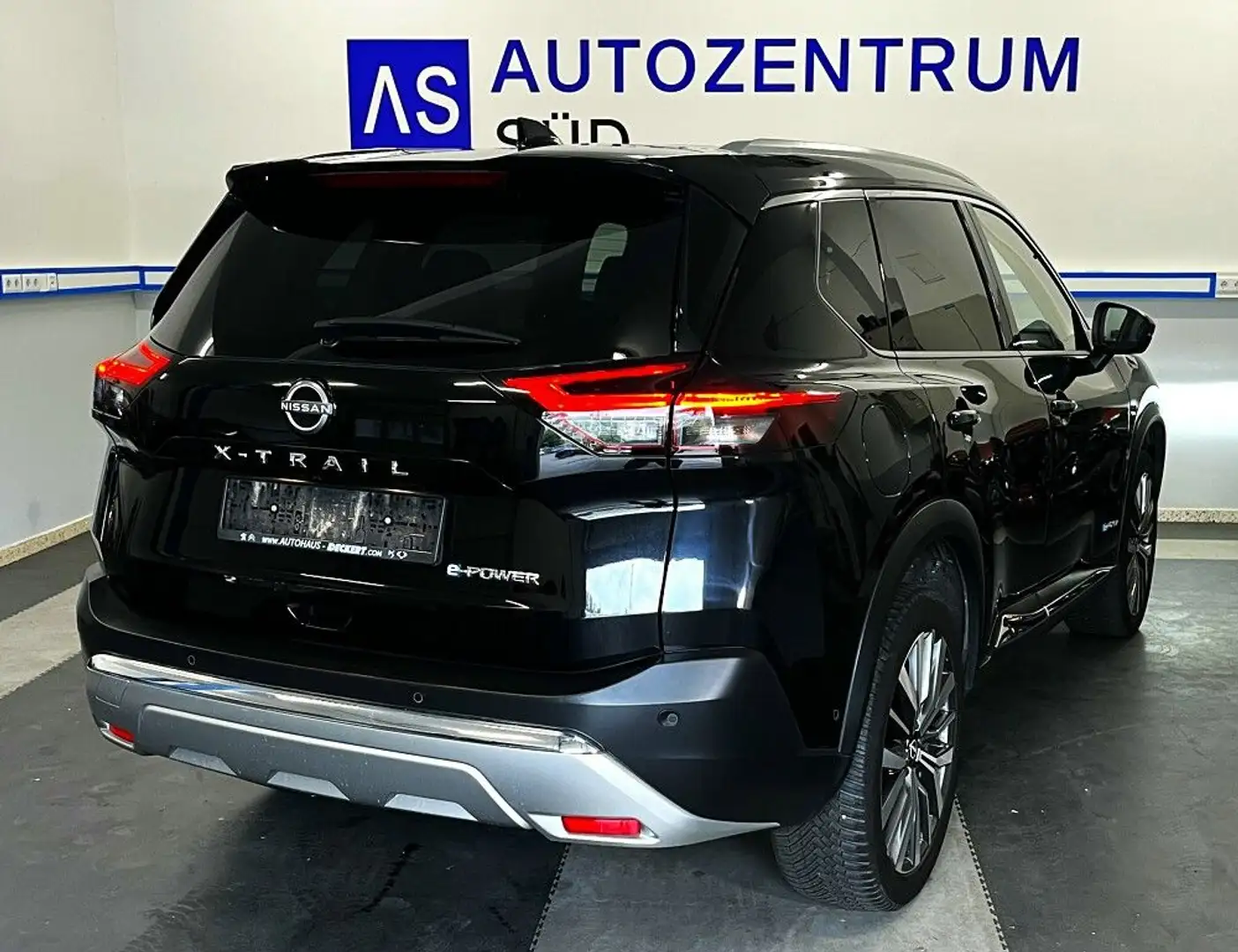 Nissan X-Trail Tekna+ Zwart - 2