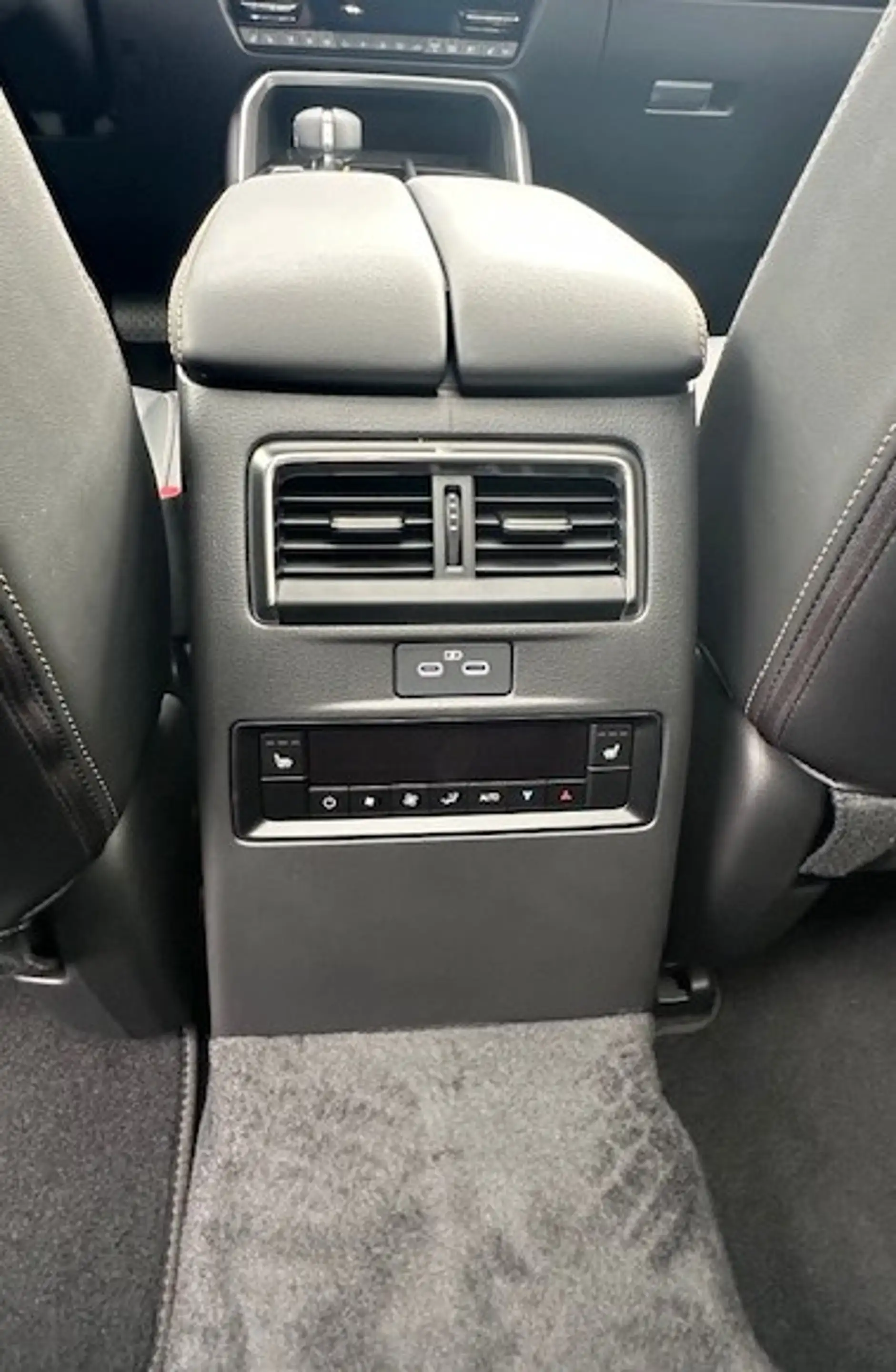 Mazda CX-80 Homura Plus 2.5L e-SKYACTIV PHEV 327 CX-80 Homura — photo 10