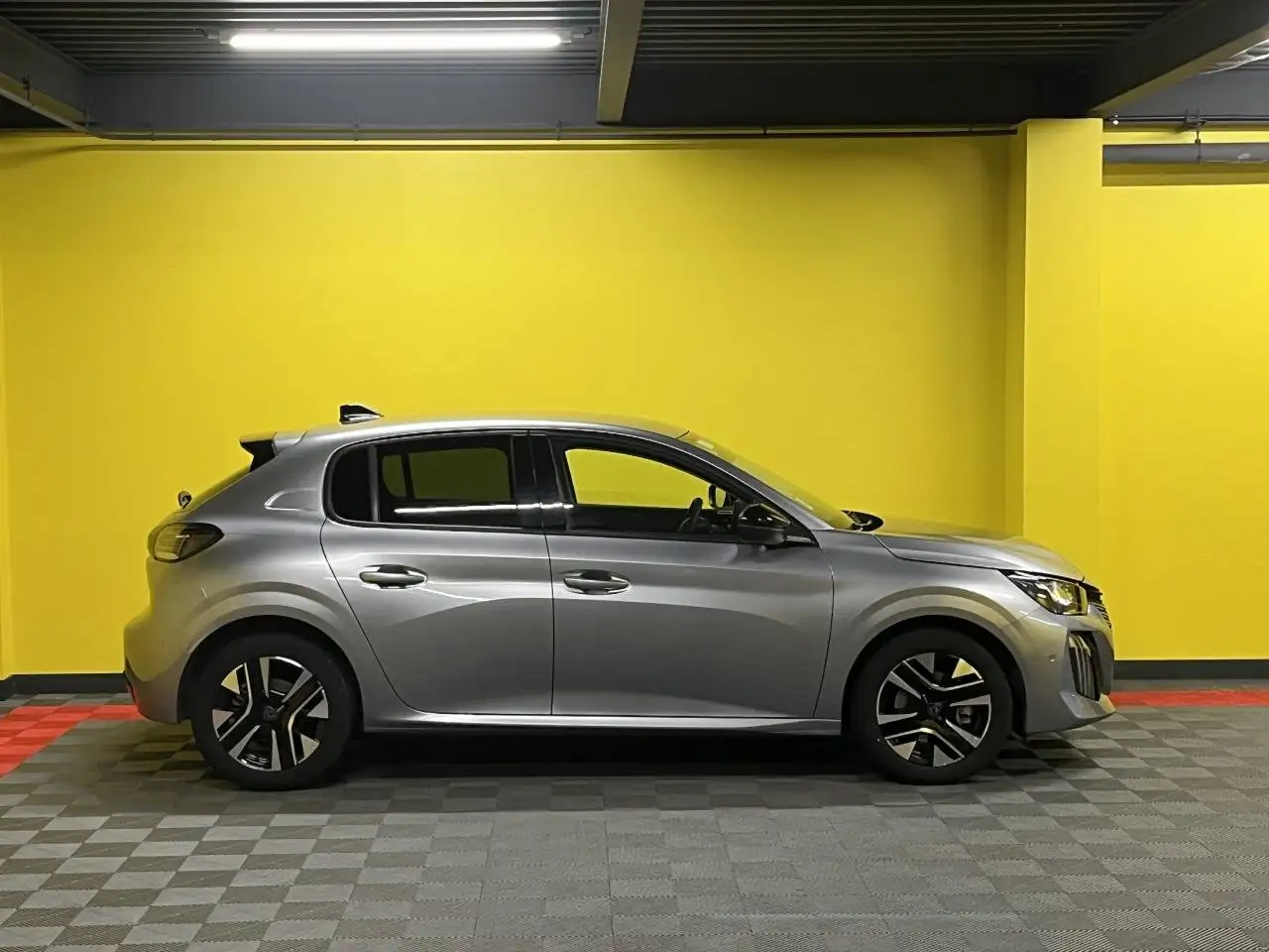 Peugeot 208 208 — photo 34