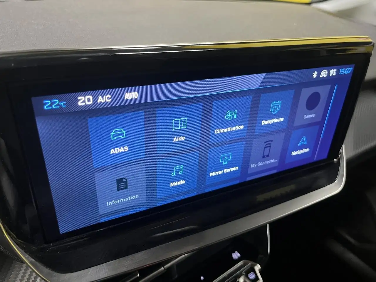 Peugeot 208 208 — photo 47
