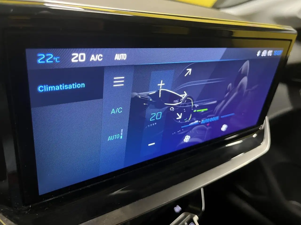Peugeot 208 208 — photo 46