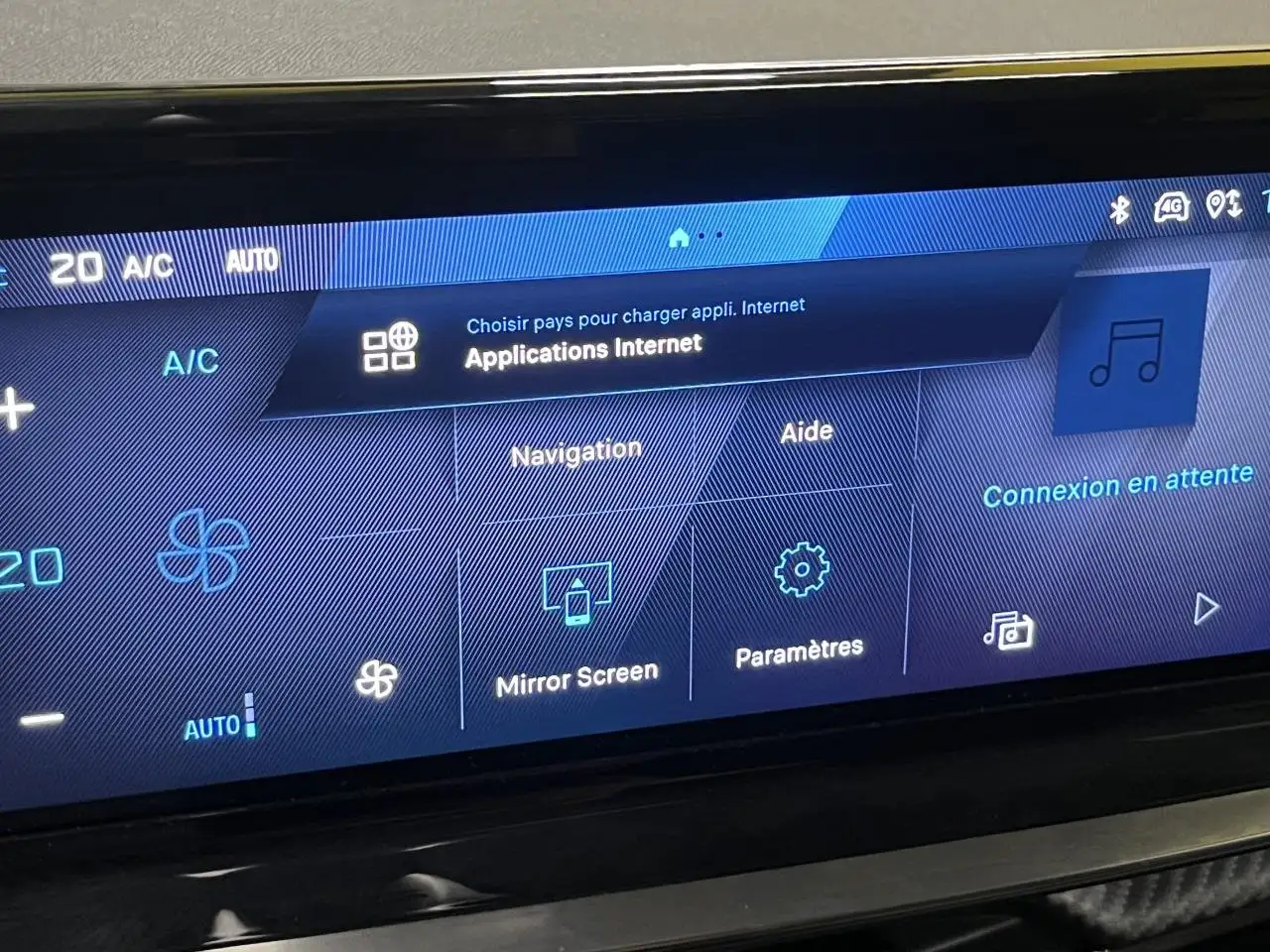 Peugeot 208 208 — photo 38