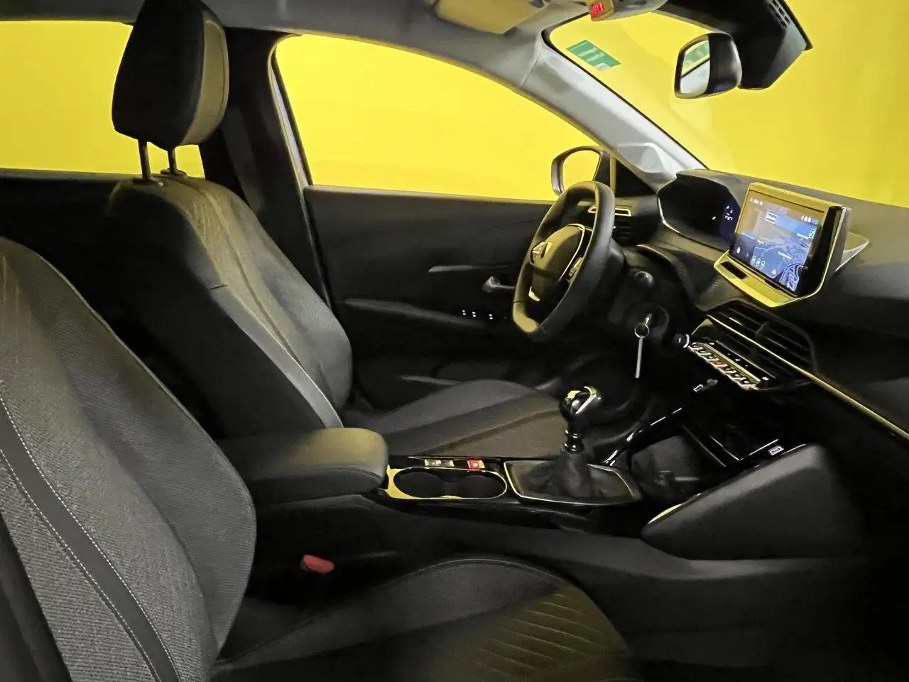 Peugeot 208 208 — photo 24