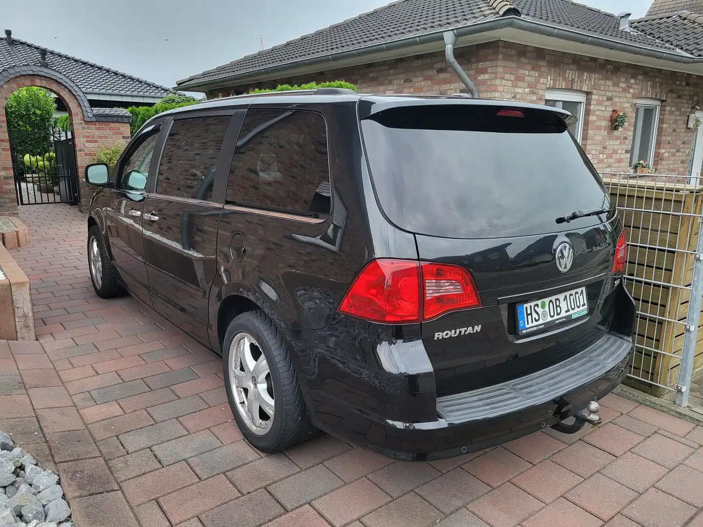 Volkswagen Routan LPG Luxus Fekete - 1