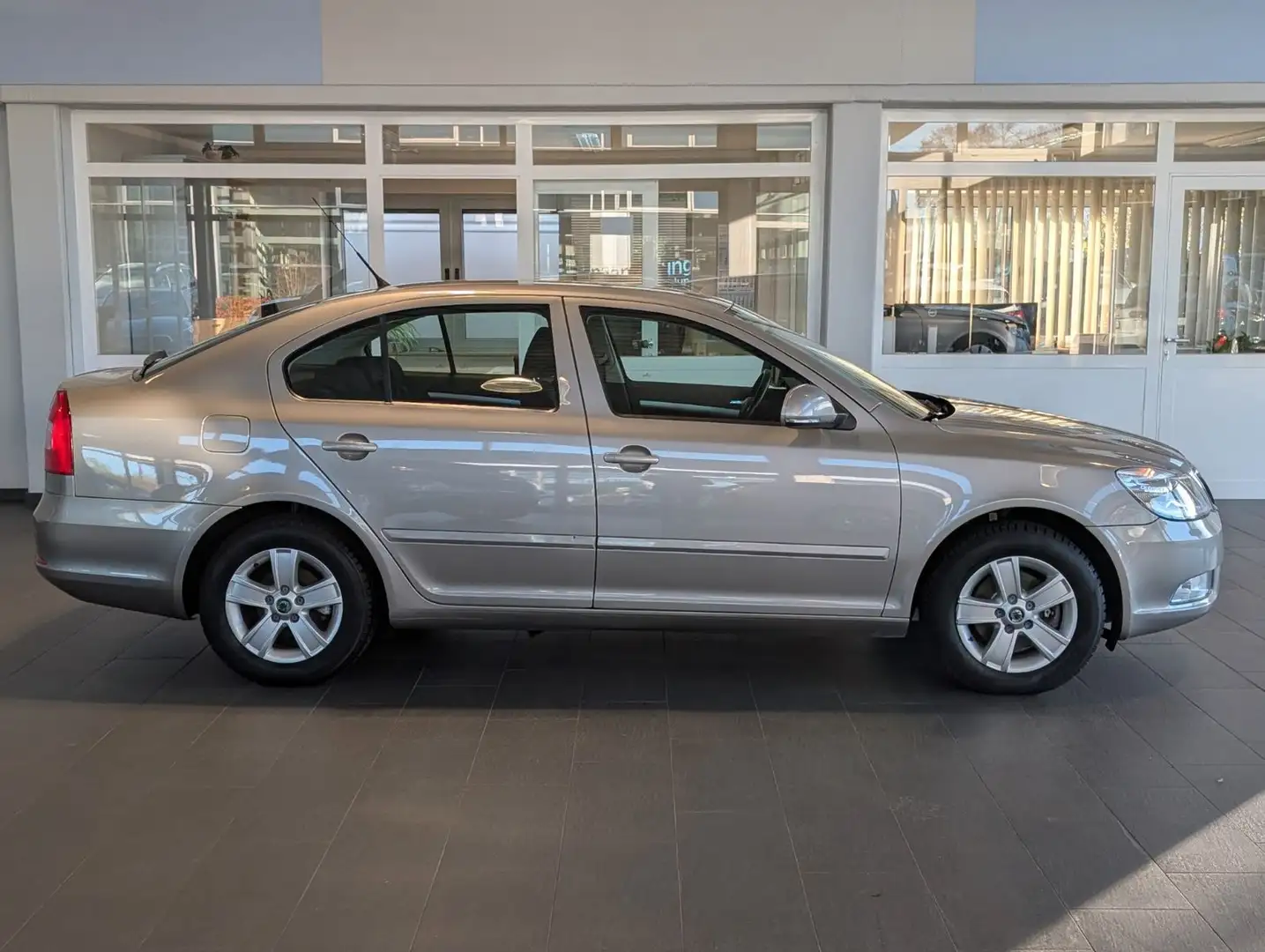 Skoda Octavia Impuls 1.2TSi DSG*PDC*Sitzh.*Climatronic Beige - 2