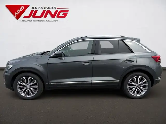 Volkswagen T-Roc view 4