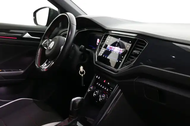 Volkswagen T-Roc view 12