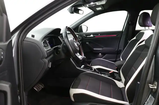 Volkswagen T-Roc view 13