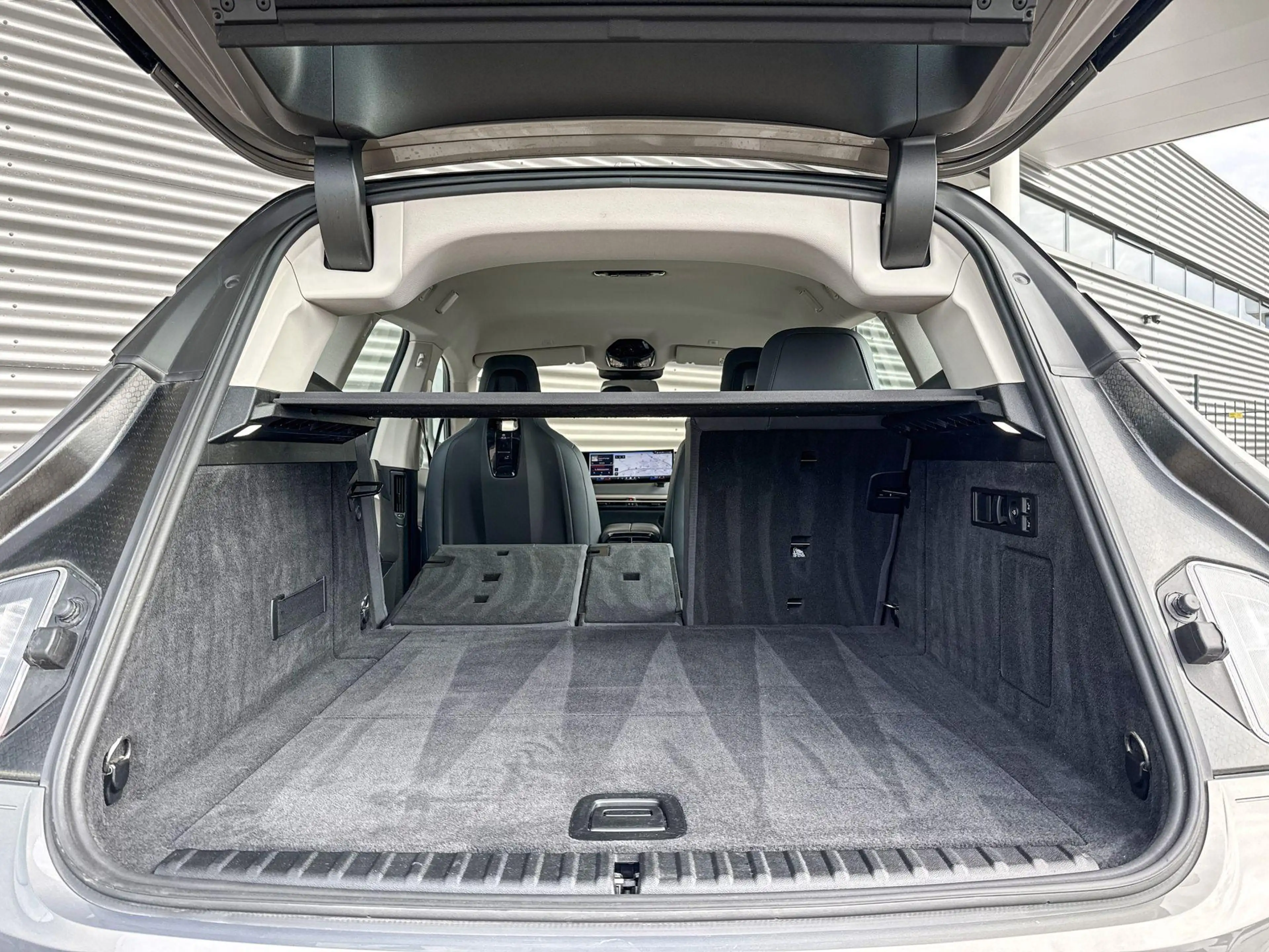 BMW iX xDrive50 Business Edition Plus 112 kWh — photo 10
