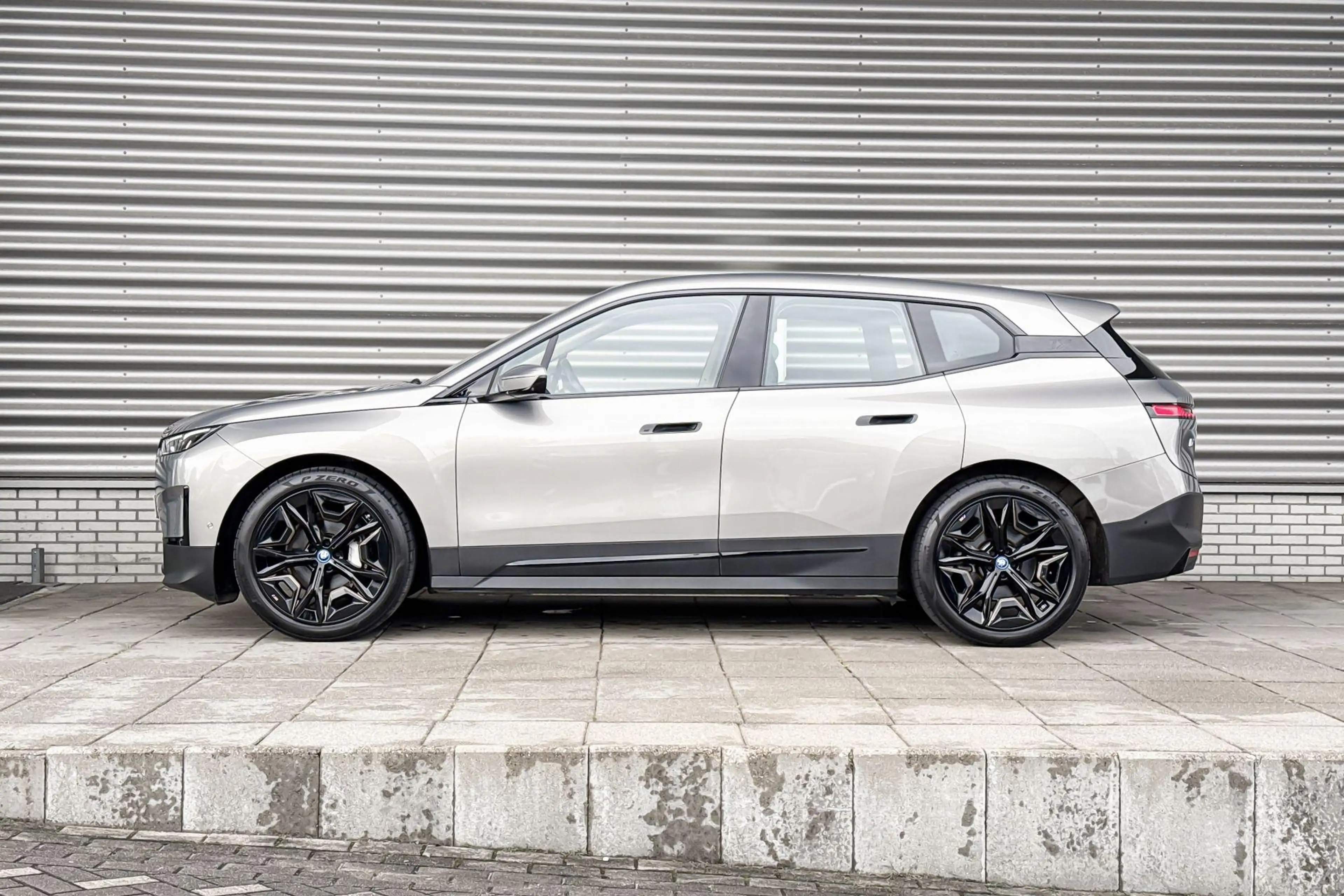 BMW iX xDrive50 Business Edition Plus 112 kWh — photo 2