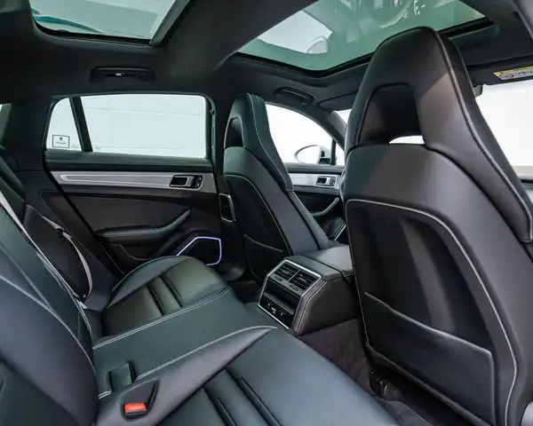 Porsche Panamera 4 E-Hybrid PHEV Platinum Edition Aut. Ansicht 24