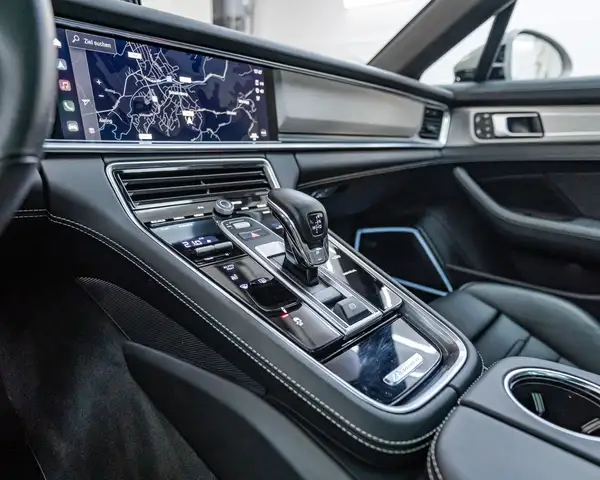 Porsche Panamera 4 E-Hybrid PHEV Platinum Edition Aut. Ansicht 39