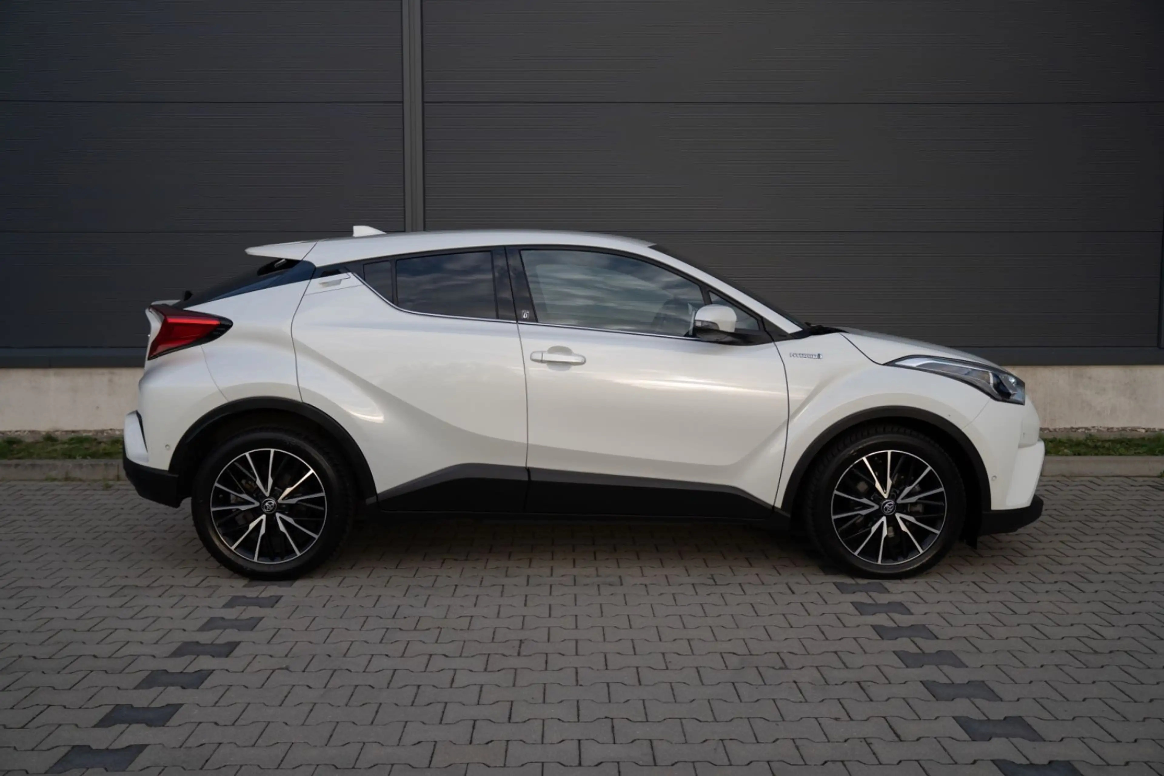 Toyota C-HR TeamD*Voll-Hybrid*SHZ*LED*STHZG*DAB*KAM* — photo 13