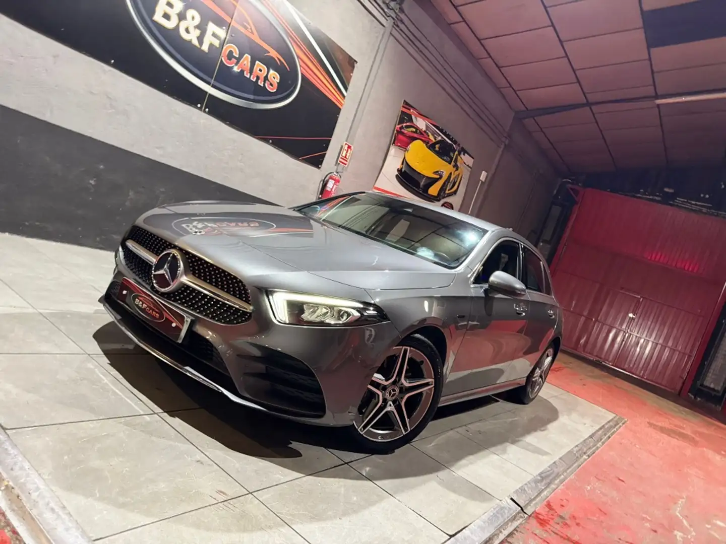 Mercedes-Benz A 250 250e 8G-DCT Gris - 1