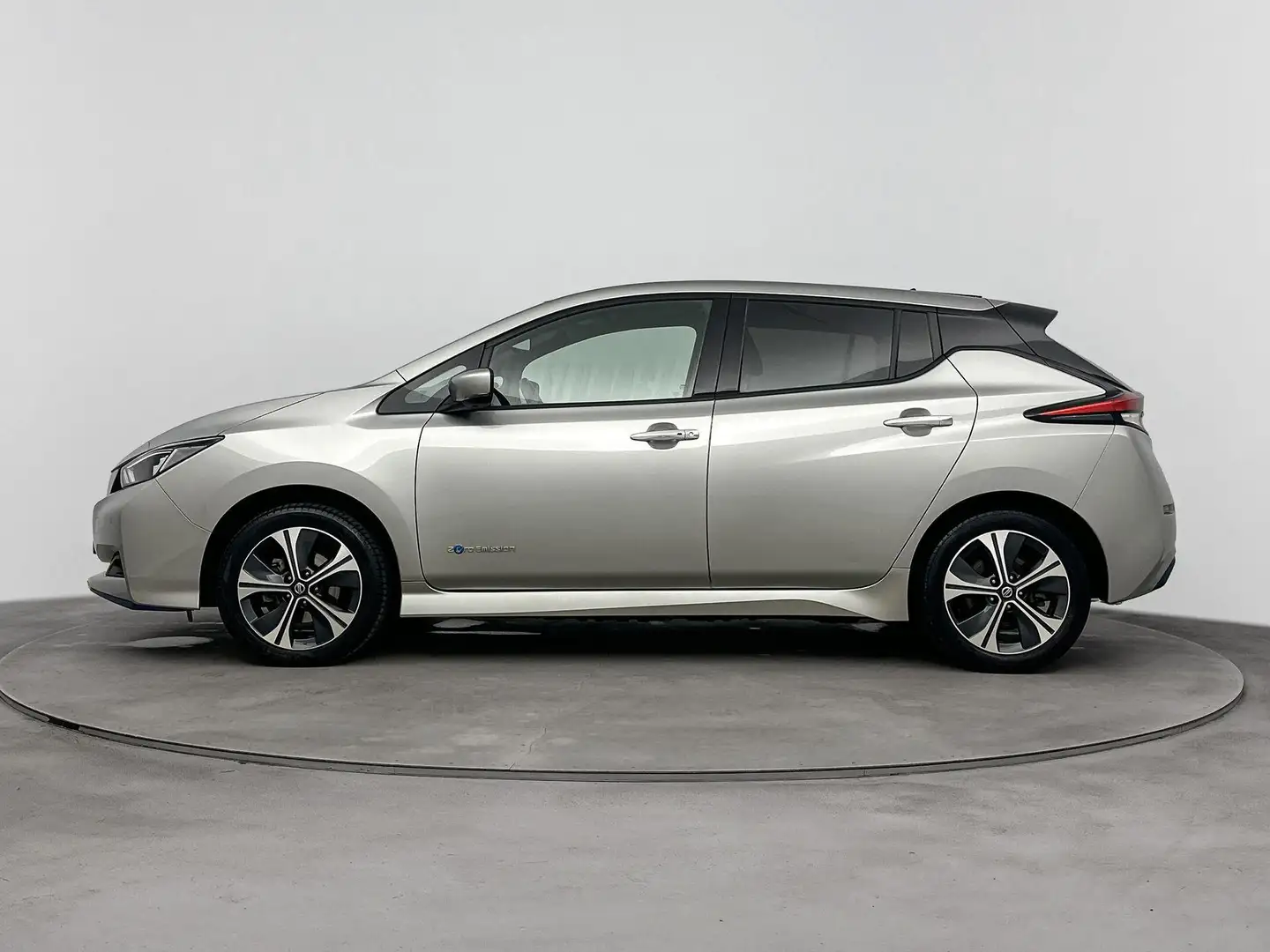 Nissan Leaf 3.Zero Limited Edition 62 kWh | BOSE | Leder | Pro Gris - 2