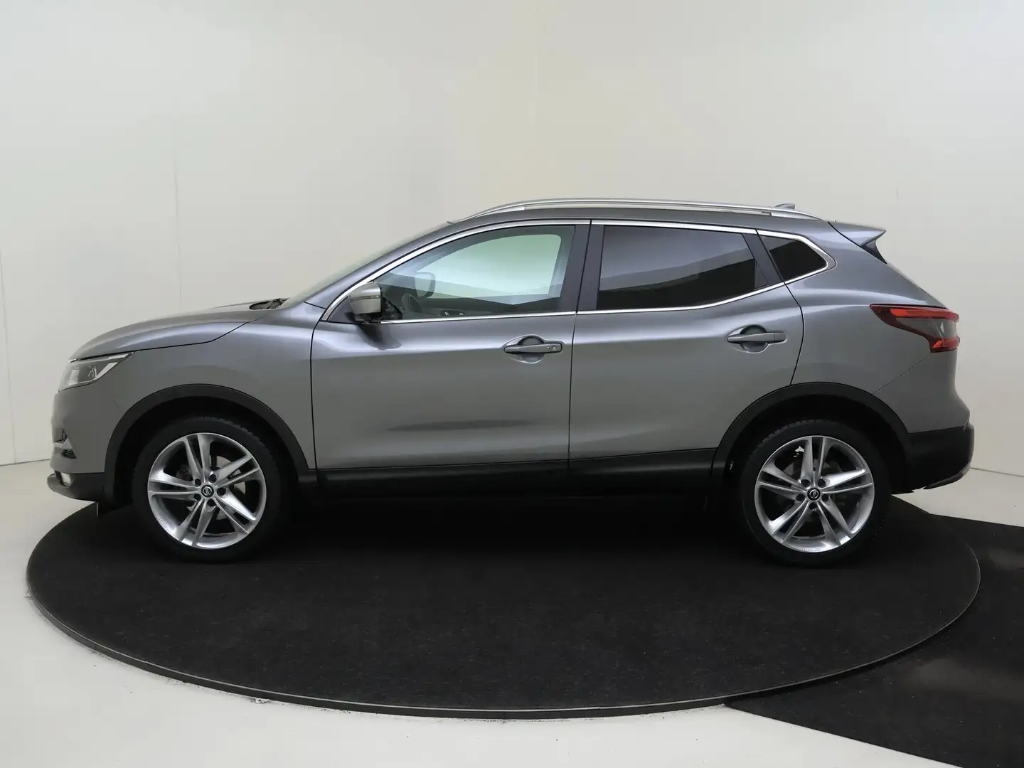 Nissan Qashqai 1.3 DIG-T N-Motion Clima | navigatie | LM velgen | Gris - 2