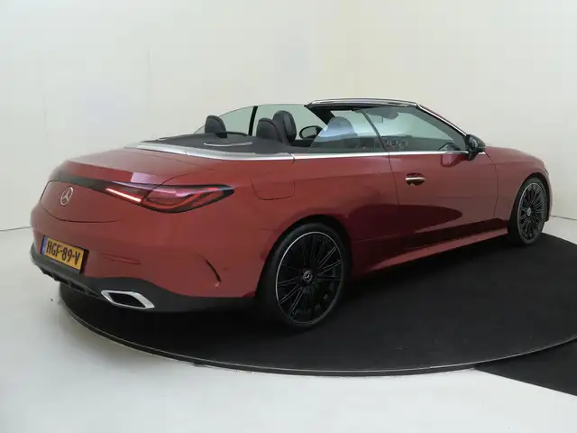 Mercedes-Benz Cle view 4