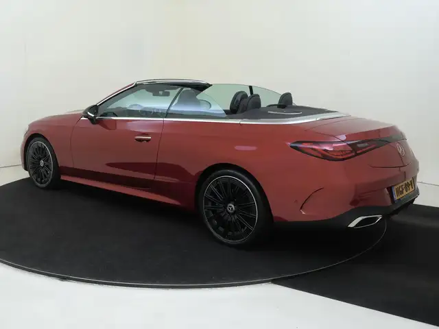 Mercedes-Benz Cle view 3