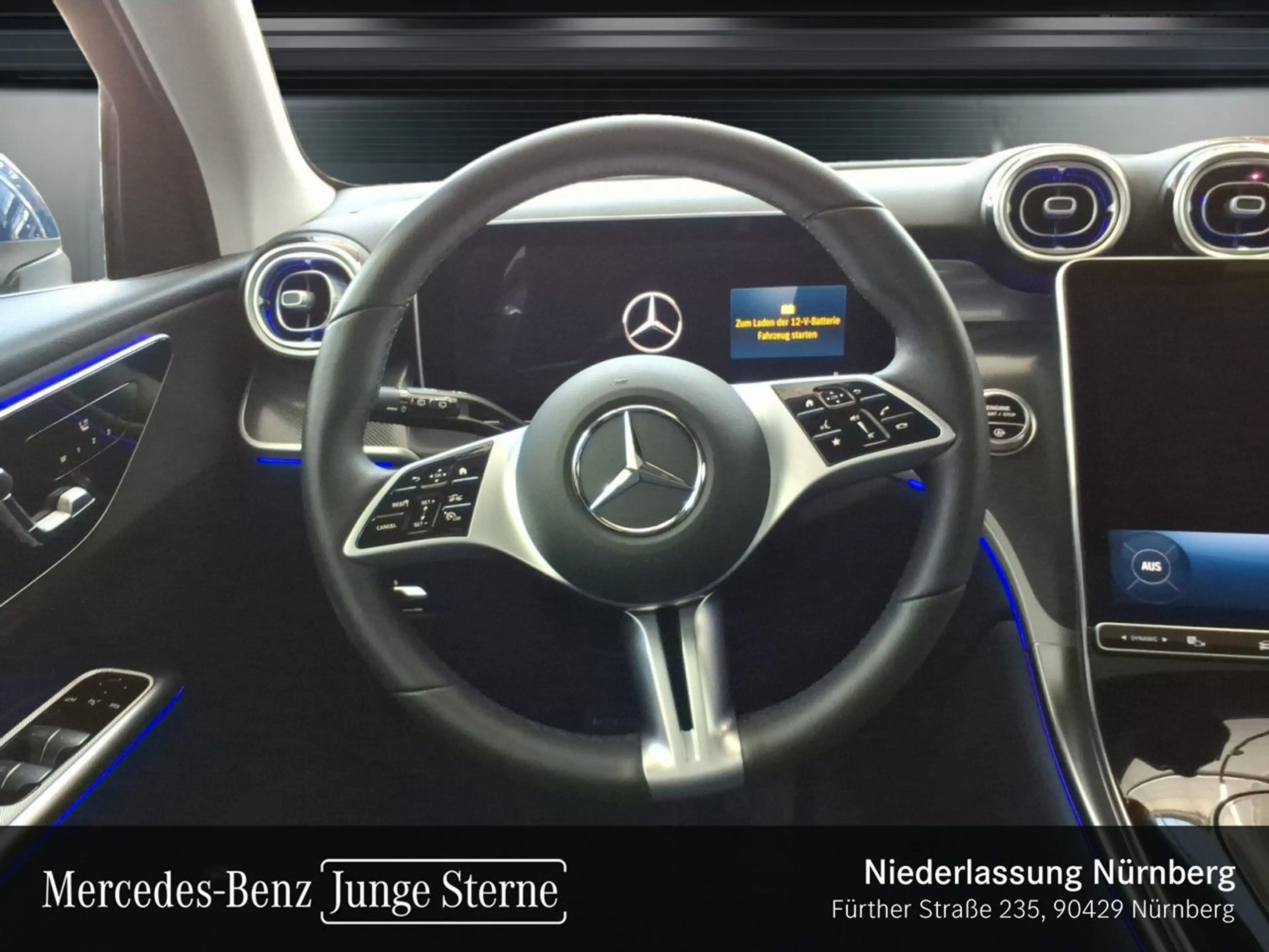Mercedes-Benz GLC 200 4M AVANTG+PANO+AHK+LED+KEYLESS+9G — photo 14