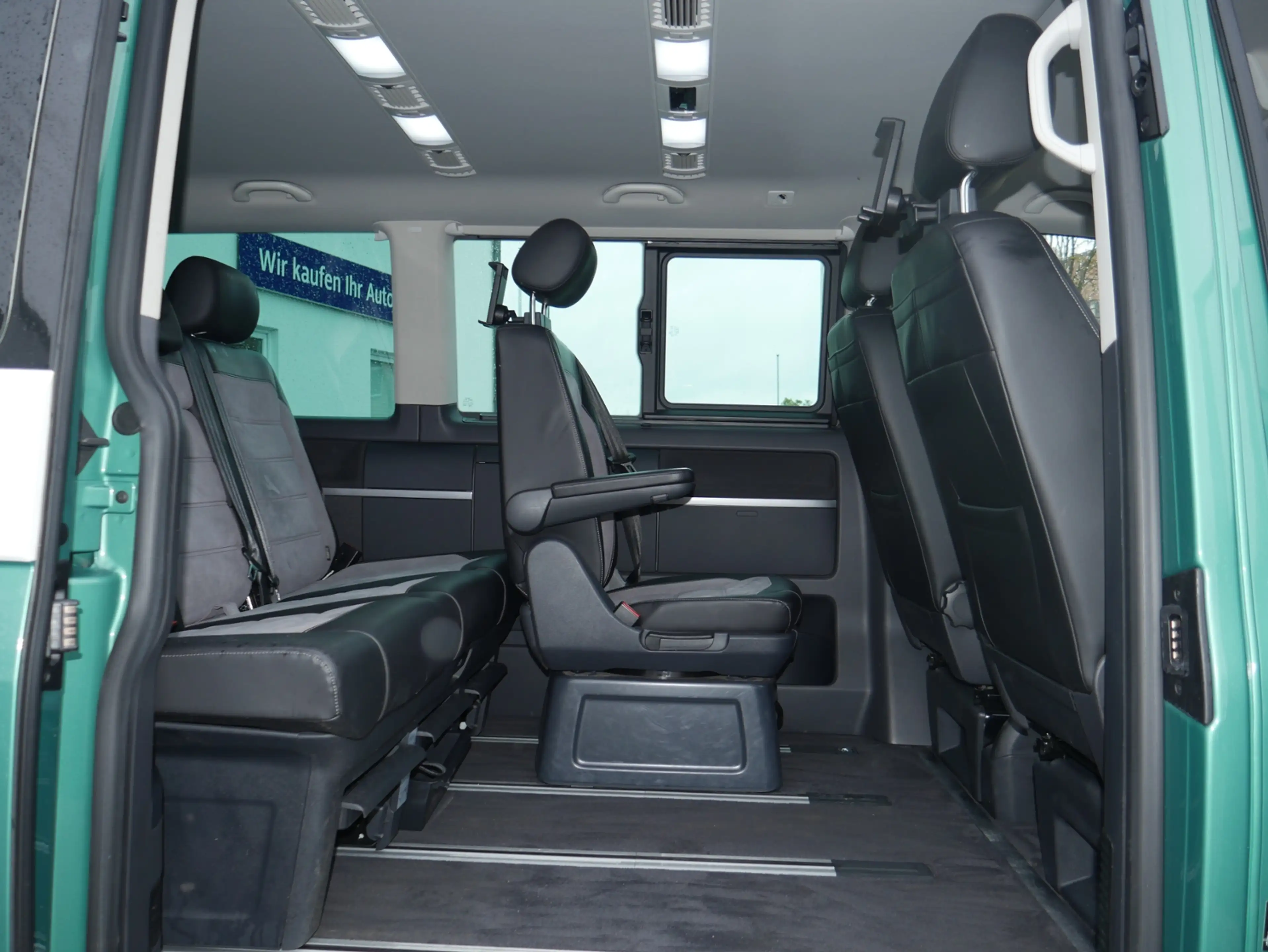 Volkswagen T6.1 Multivan 2.0 TDI Generation Six DSG AHK ACC NAVI STANDHZG — photo 5