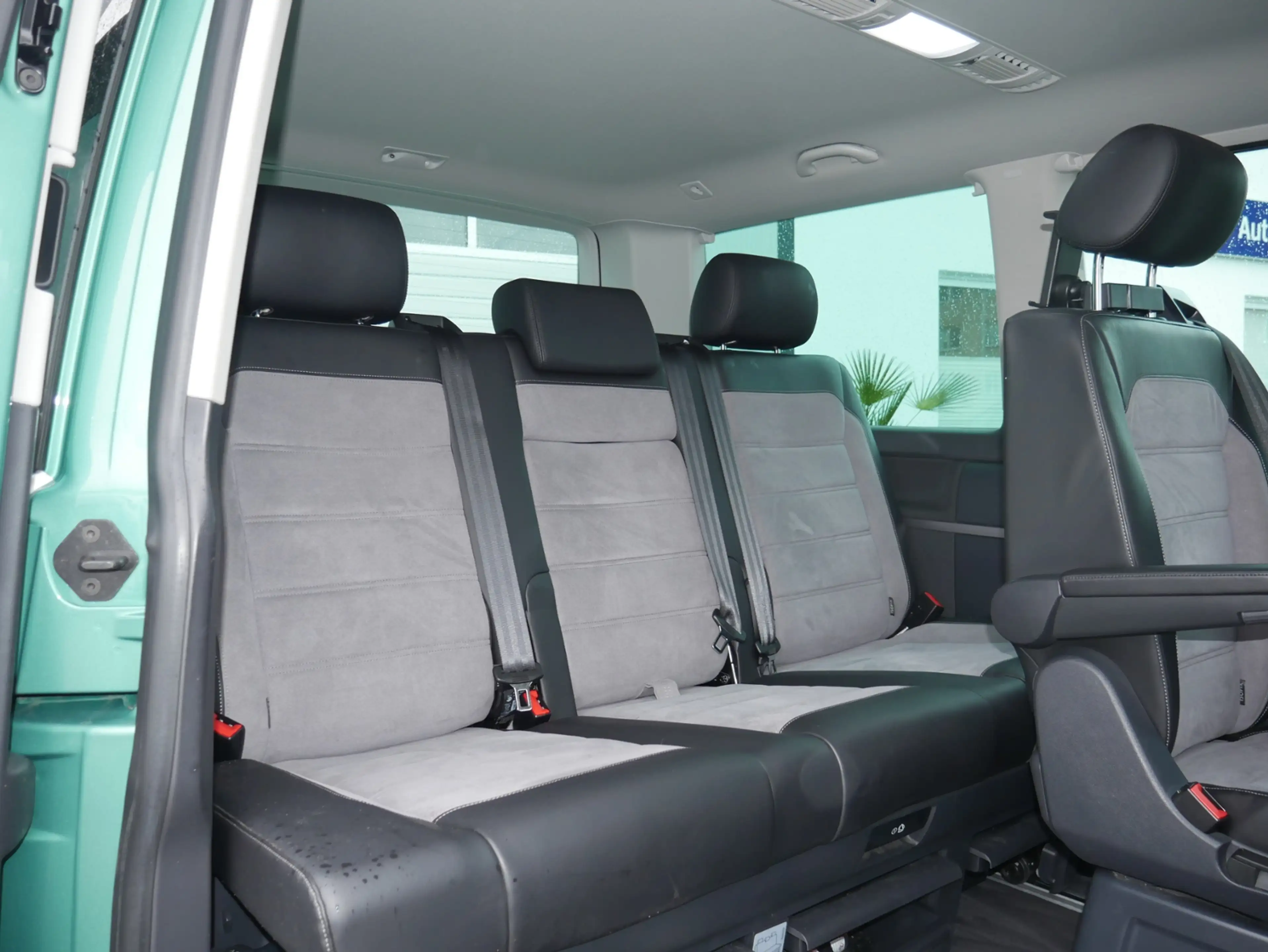 Volkswagen T6.1 Multivan 2.0 TDI Generation Six DSG AHK ACC NAVI STANDHZG — photo 6