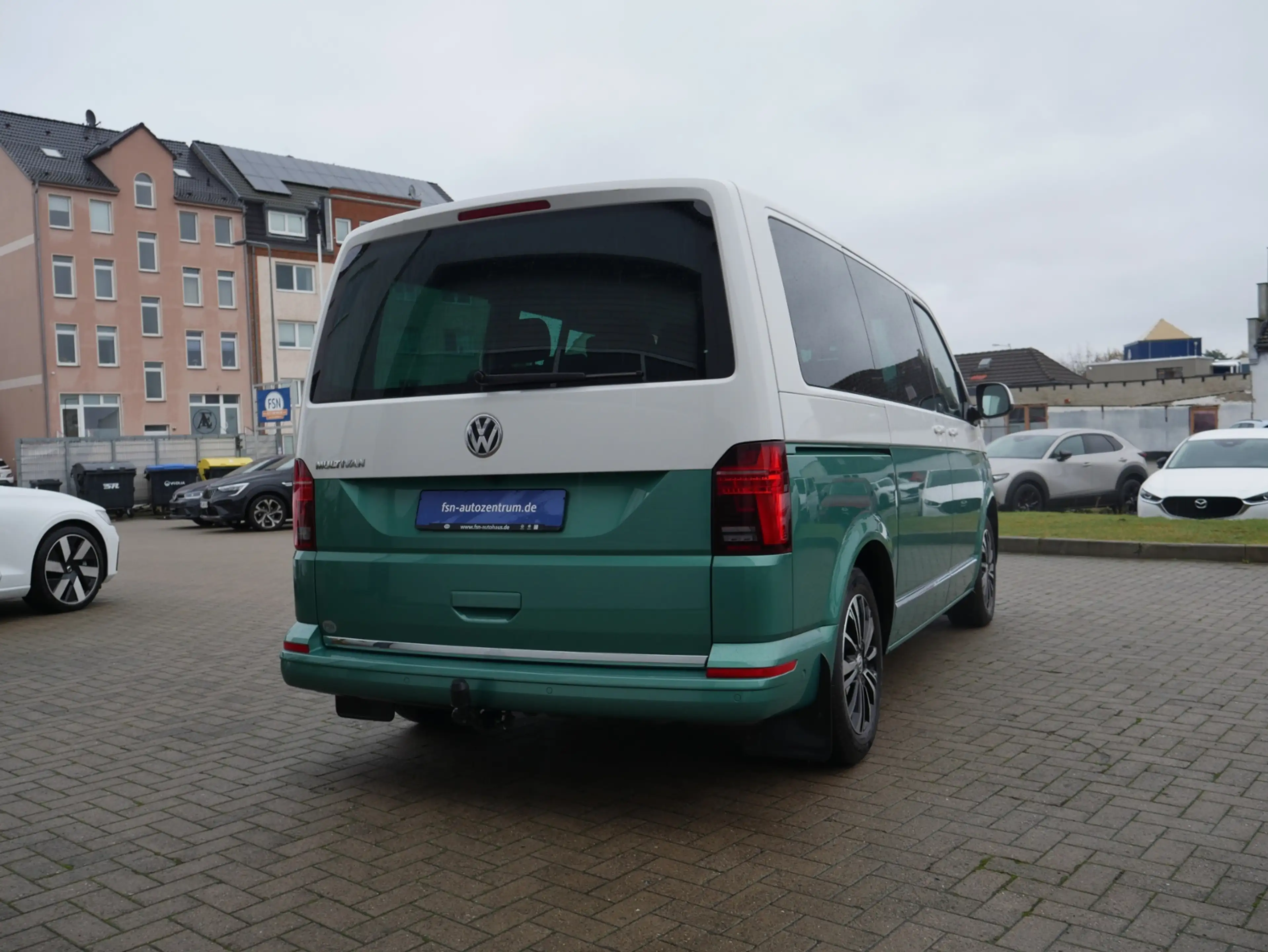 Volkswagen T6.1 Multivan 2.0 TDI Generation Six DSG AHK ACC NAVI STANDHZG — photo 3