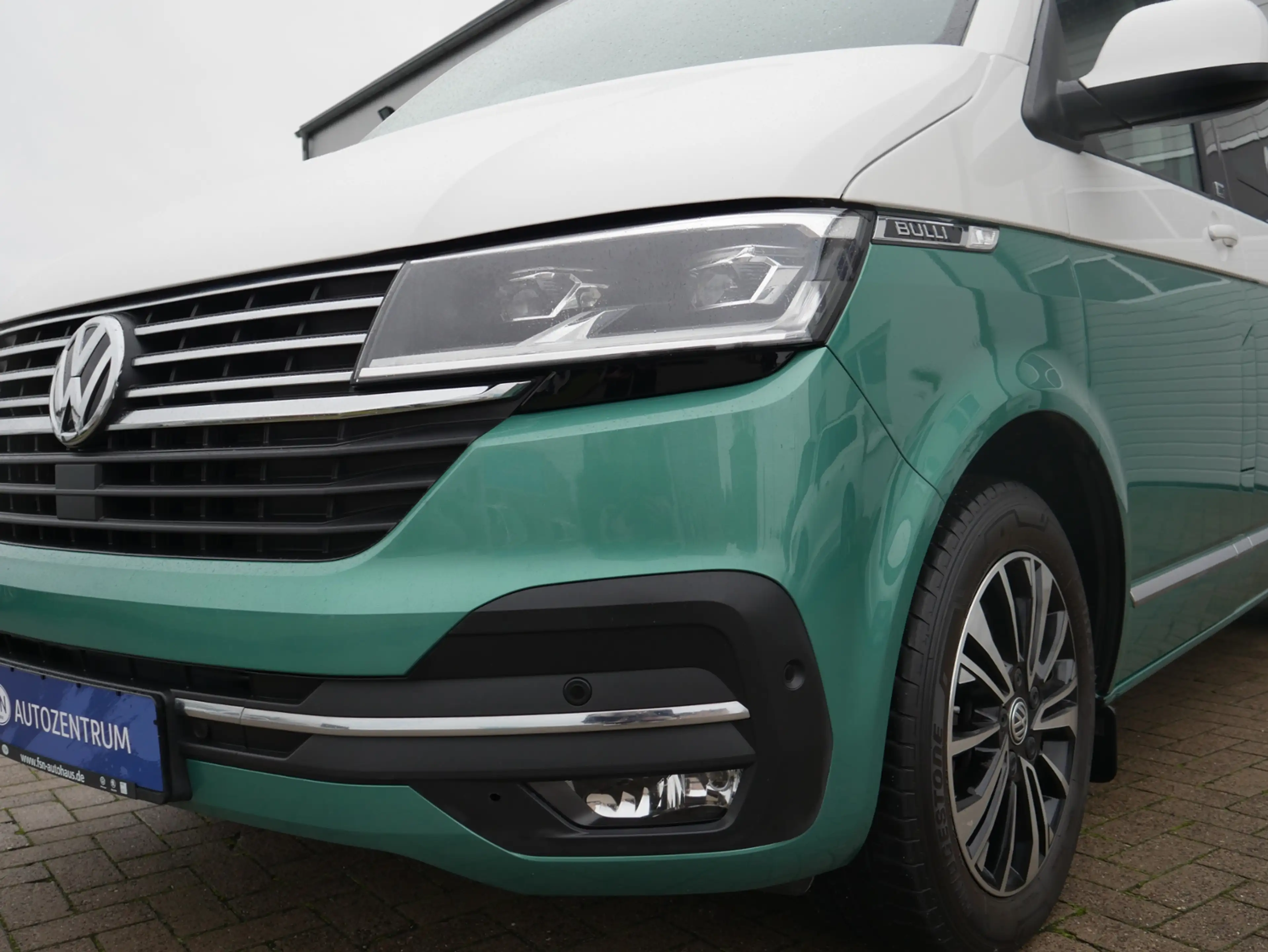 Volkswagen T6.1 Multivan 2.0 TDI Generation Six DSG AHK ACC NAVI STANDHZG — photo 10