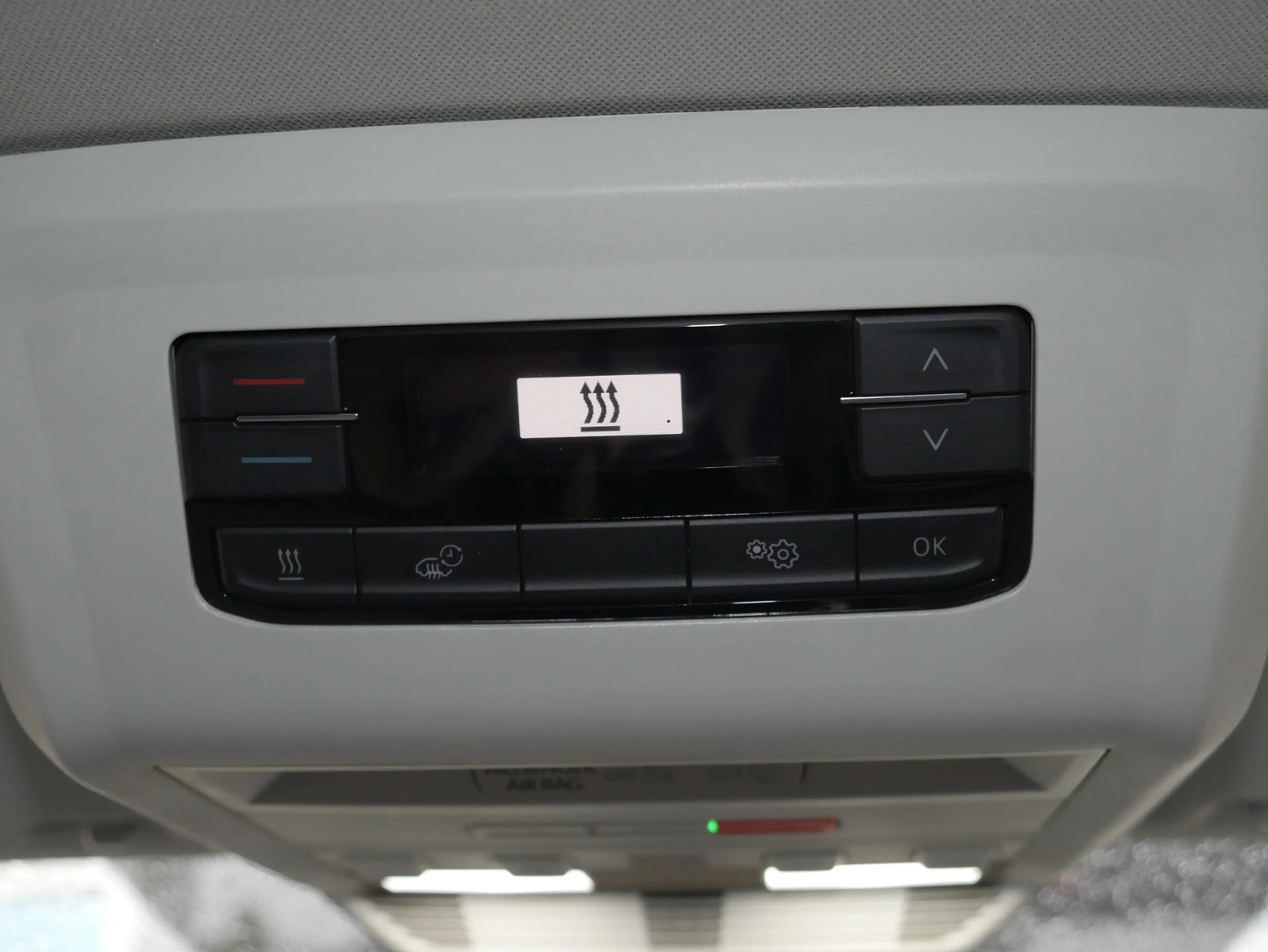 Volkswagen T6.1 Multivan 2.0 TDI Generation Six DSG AHK ACC NAVI STANDHZG — photo 16