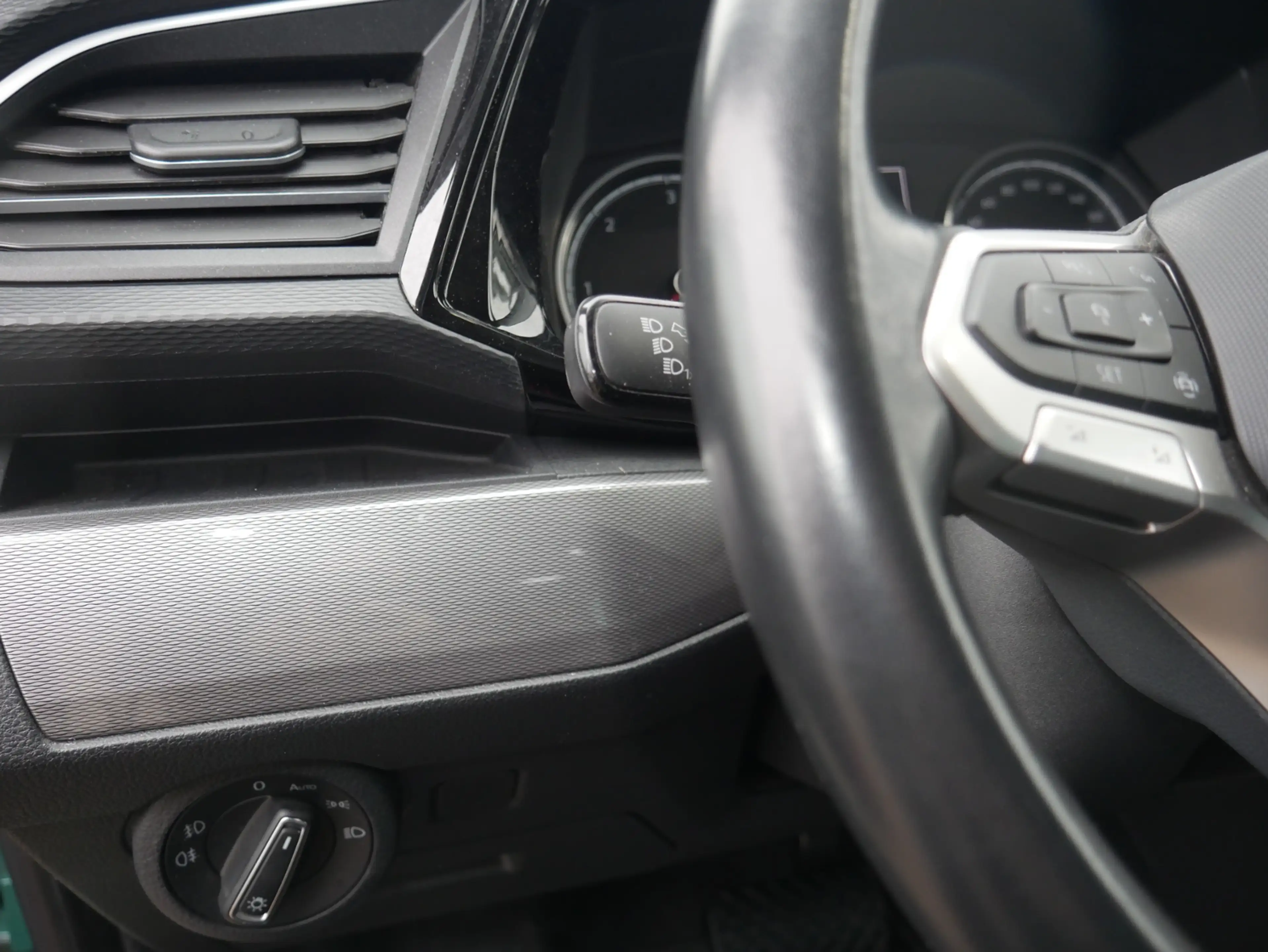 Volkswagen T6.1 Multivan 2.0 TDI Generation Six DSG AHK ACC NAVI STANDHZG — photo 14