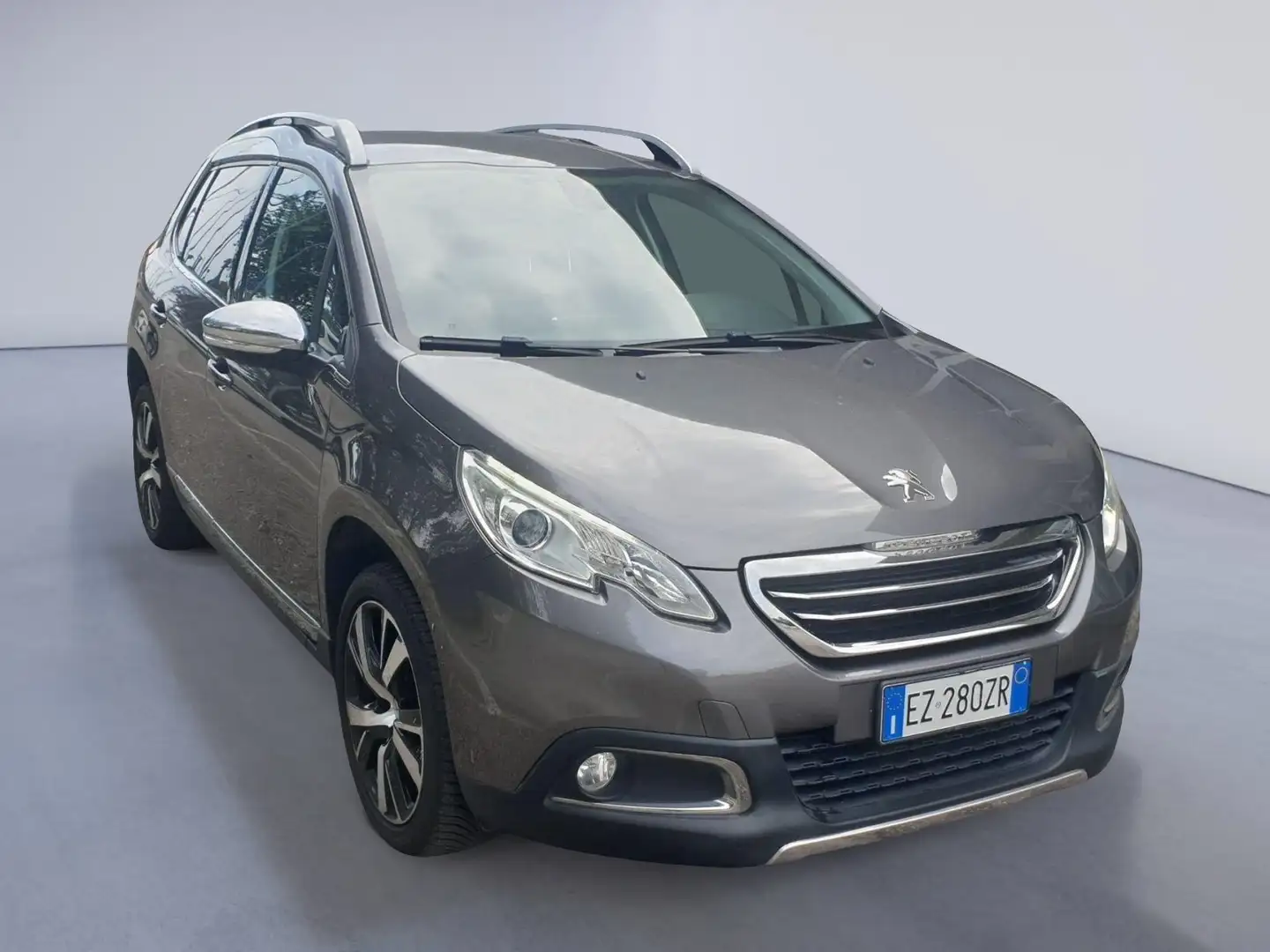 Peugeot 2008 1.6 Diesel Feline 115 CV Grau - 2