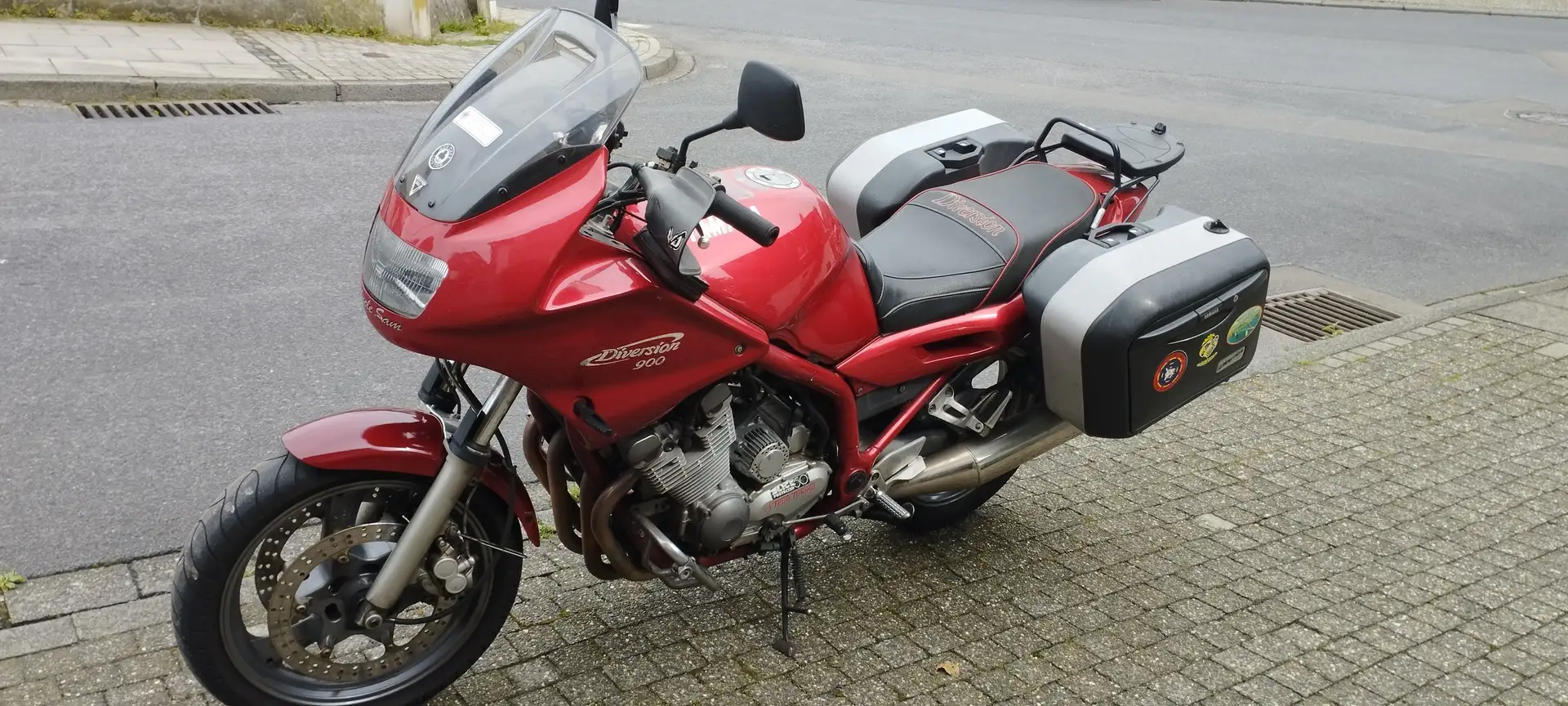 Yamaha XJ 900 Diversion Roşu - 1